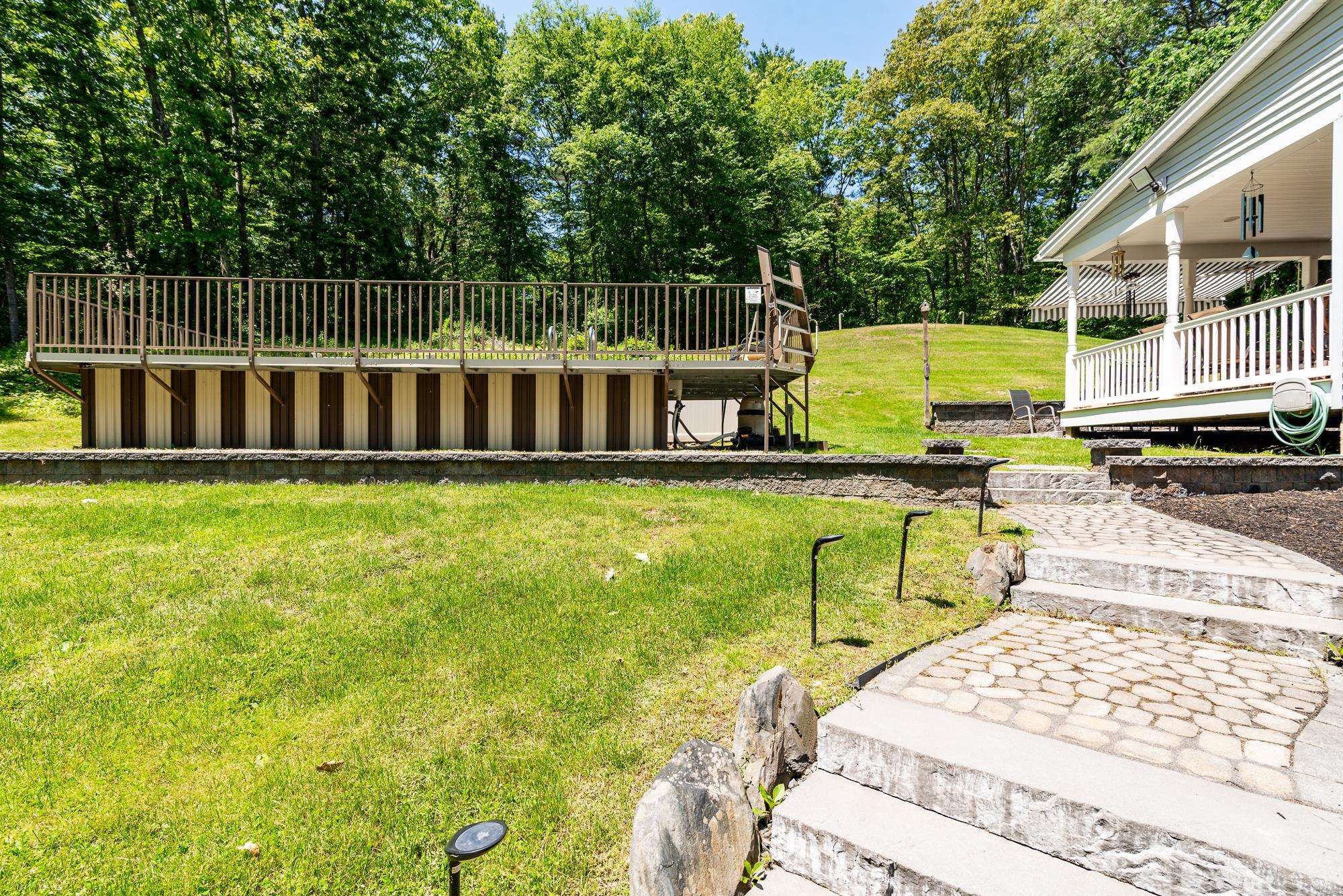 4 Mones Folly Drive