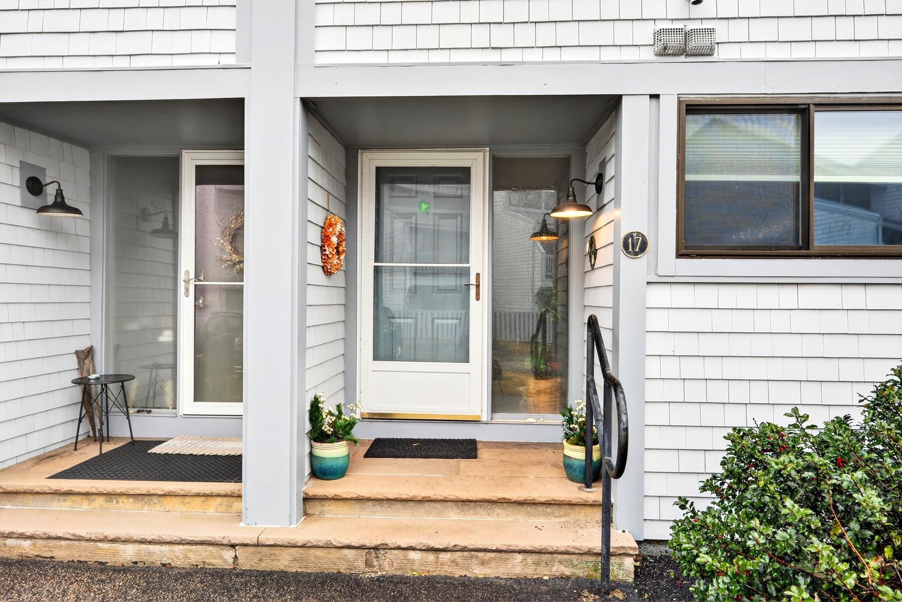 947 Ocean Boulevard 17