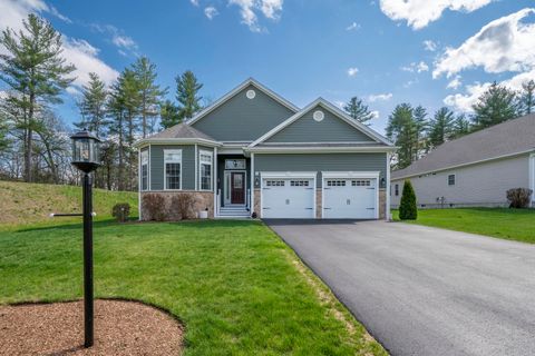 Photo of 19 Pumpkin Patch Way, Londonderry, NH 03053 (MLS # 5088569)