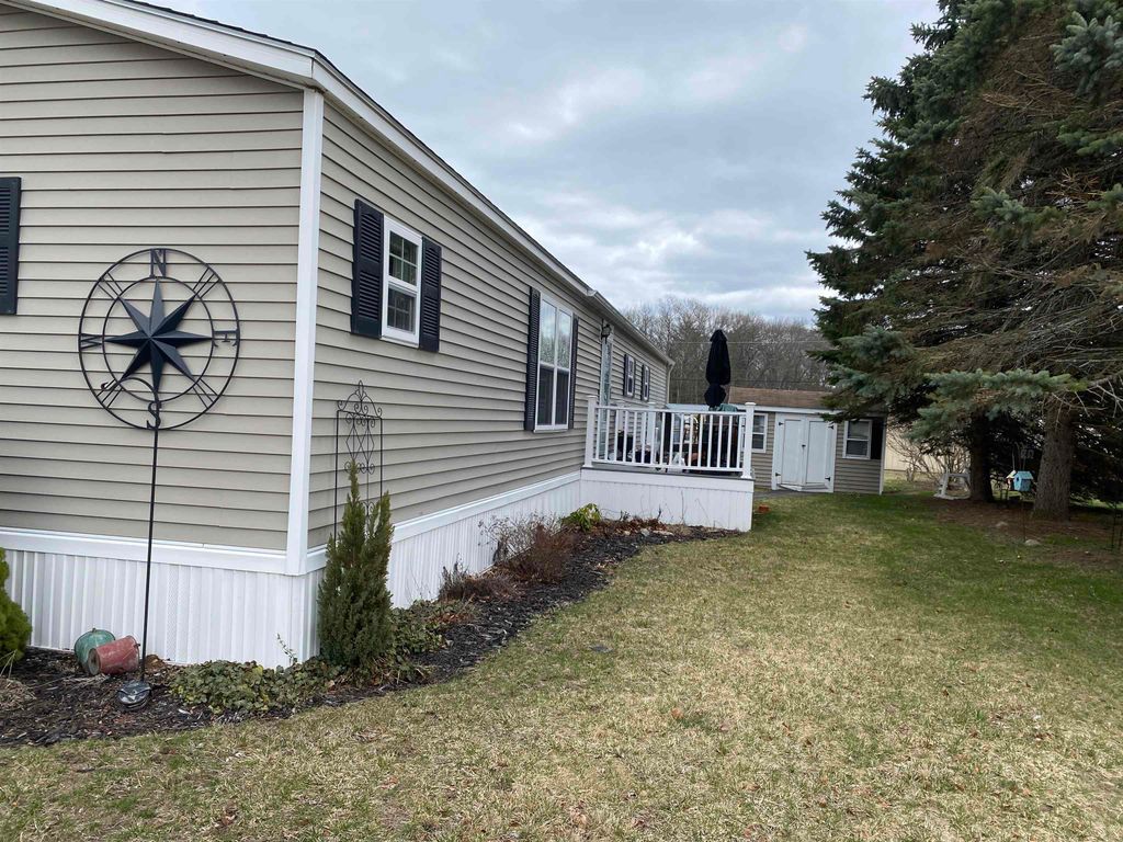 Photo of 104 WHIPPOORWILL Street, Seabrook, NH 03874 (MLS # 5082423)