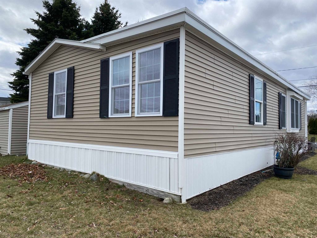 Photo of 104 WHIPPOORWILL Street, Seabrook, NH 03874 (MLS # 5082423)