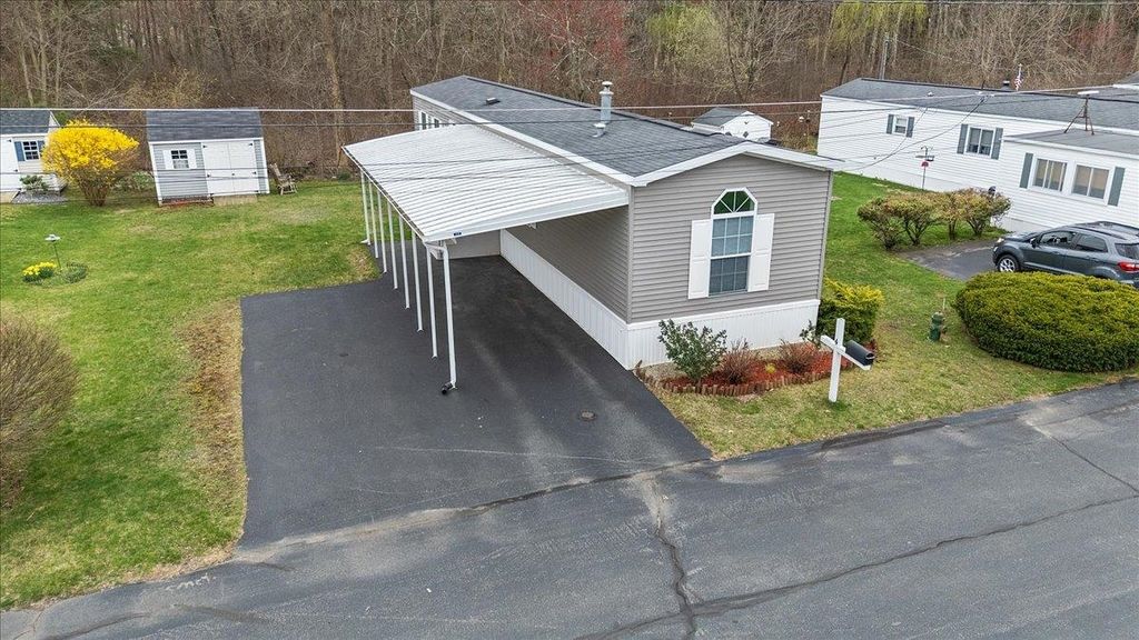 Photo of 4 Trailerhome Drive, Salem, NH 03079 (MLS # 5083924)