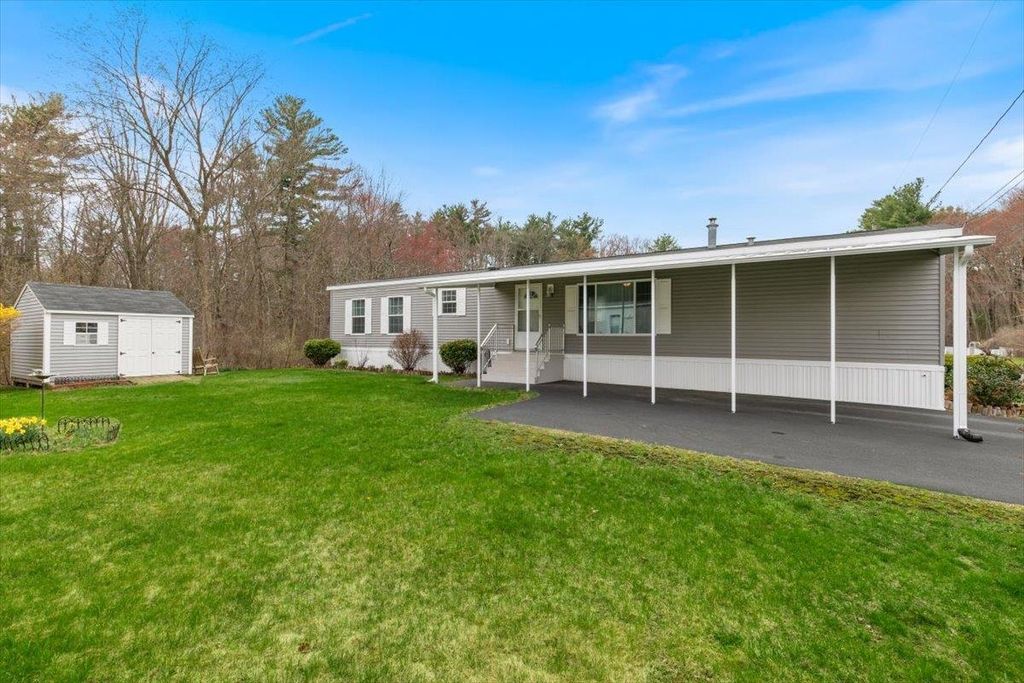 Photo of 4 Trailerhome Drive, Salem, NH 03079 (MLS # 5083924)