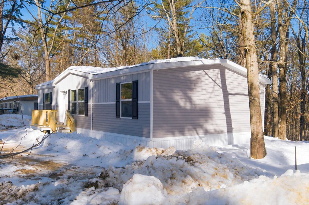 Photo of 27 Bond Street, Franklin, NH 03235 (MLS # 5075643)