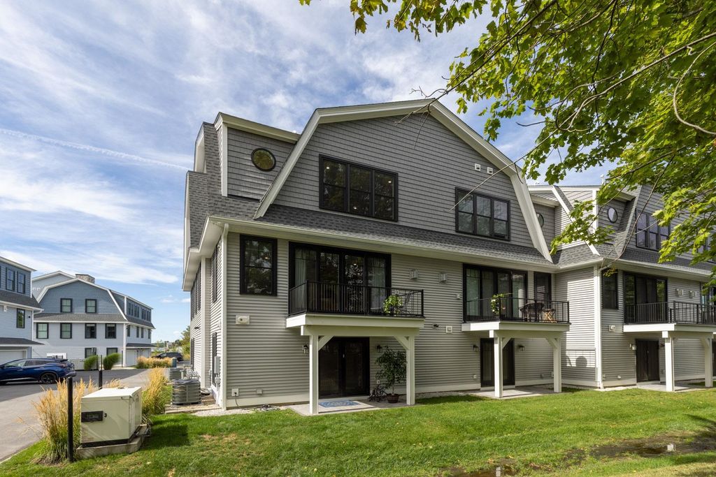 Photo of 28 Little Bay Drive #28, Dover, NH 03820 (MLS # 5081108)