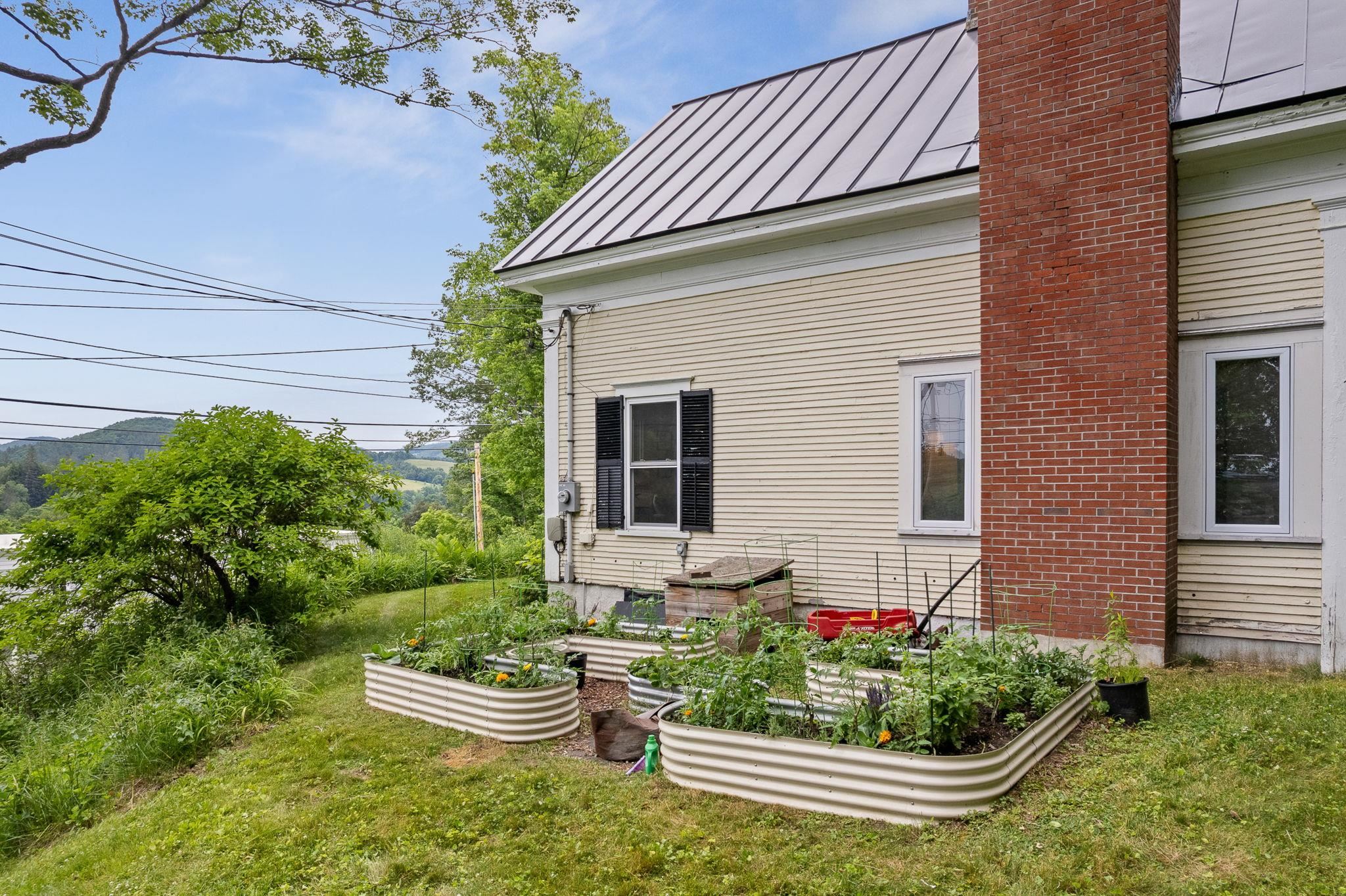 7 Slayton Terrace