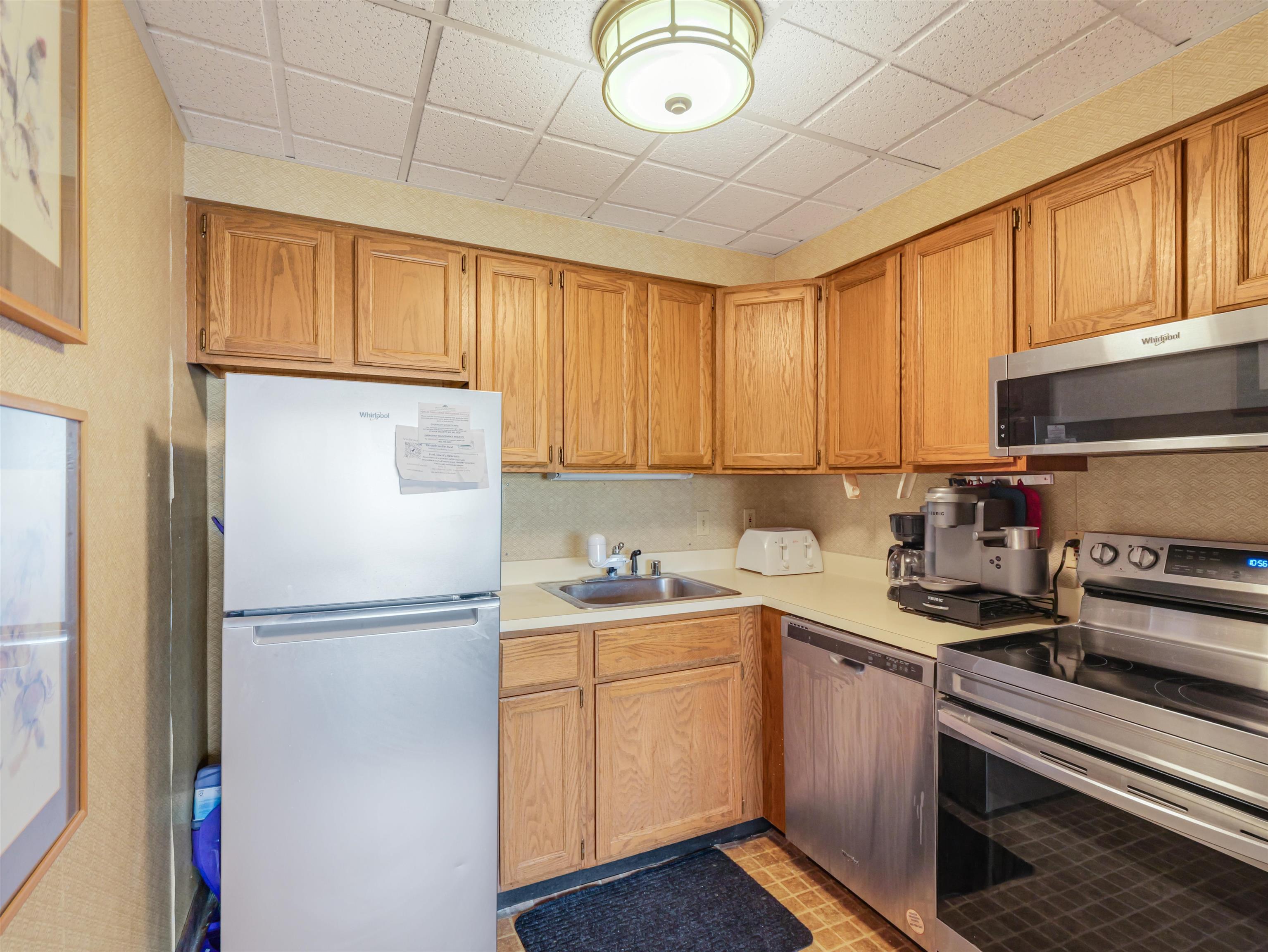 135 East Mountain Road 1G6