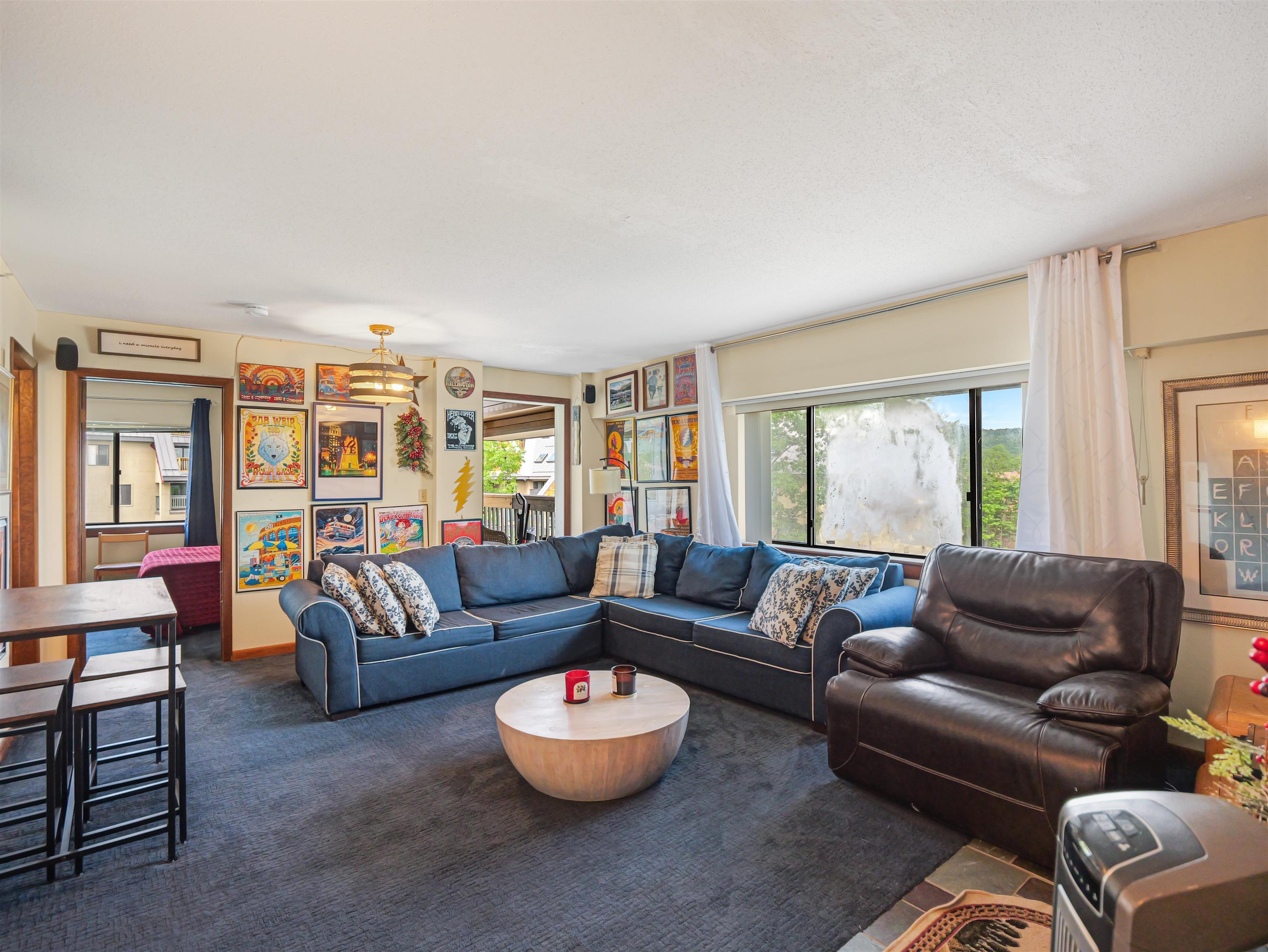 135 East Mountain Road 1G6