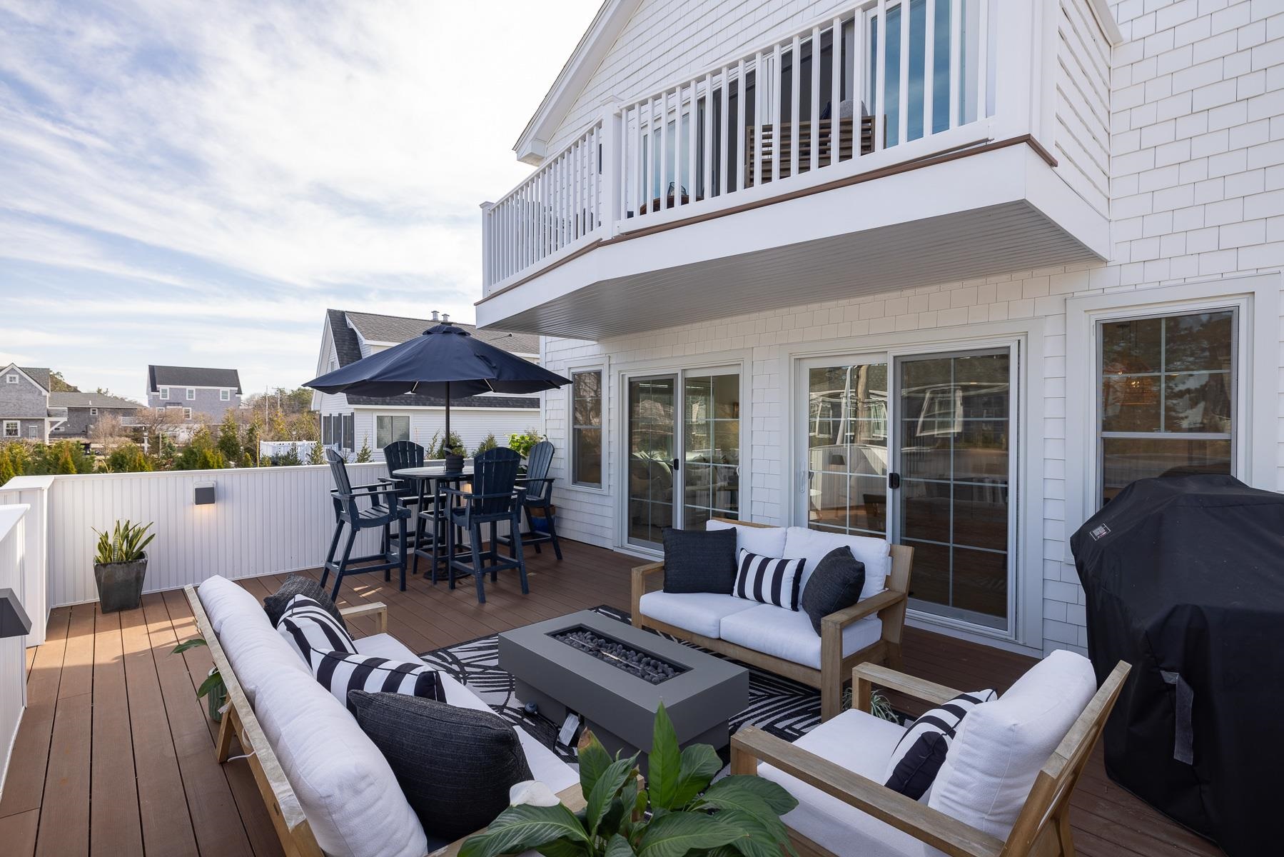 Hampton, New Hampshire 03842, United States, 4 Bedrooms Bedrooms, ,3 BathroomsBathrooms,Residential,Active,110217