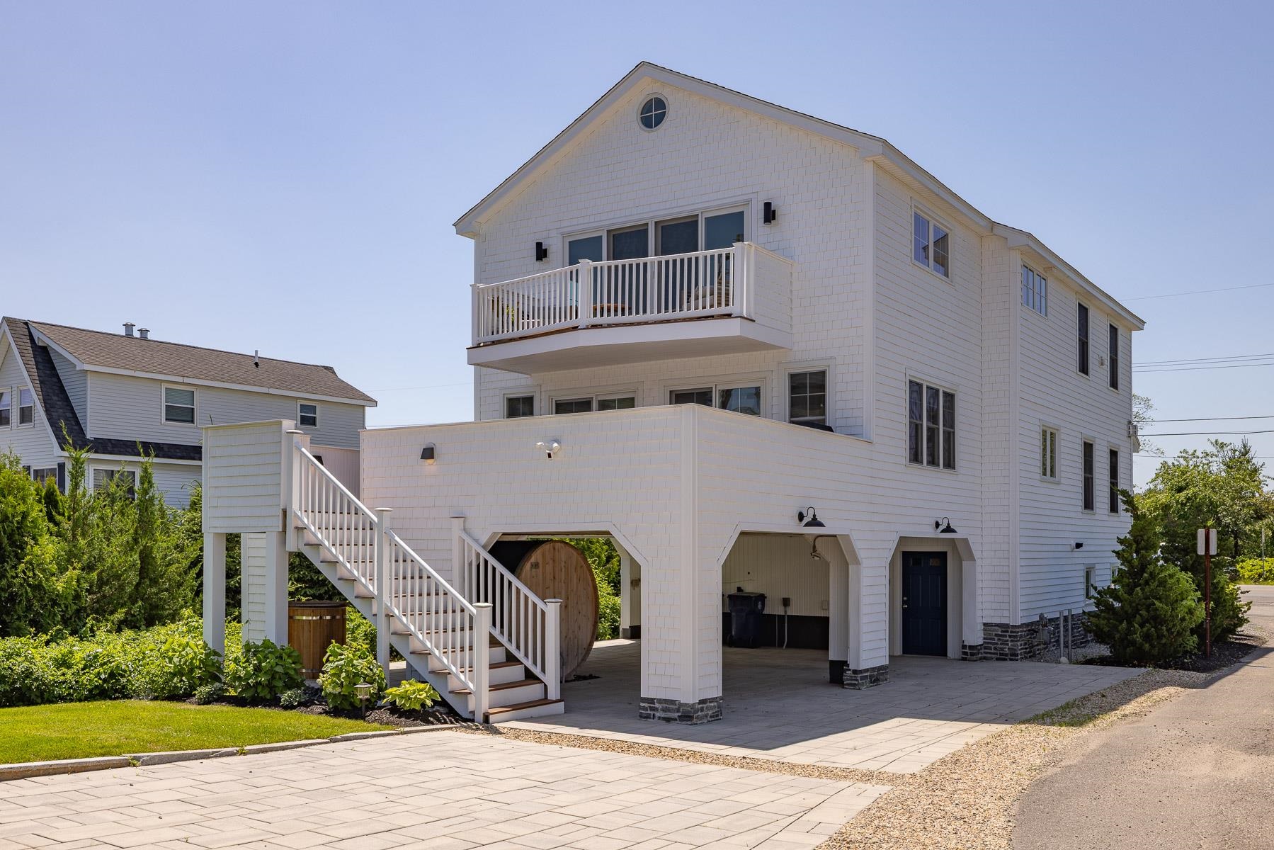 Hampton, New Hampshire 03842, United States, 4 Bedrooms Bedrooms, ,3 BathroomsBathrooms,Residential,Active,110217