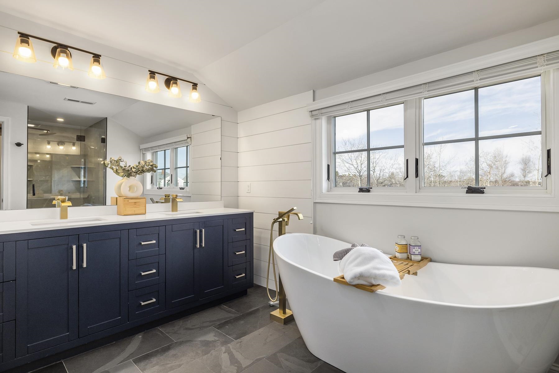 Hampton, New Hampshire 03842, United States, 4 Bedrooms Bedrooms, ,3 BathroomsBathrooms,Residential,Active,110217