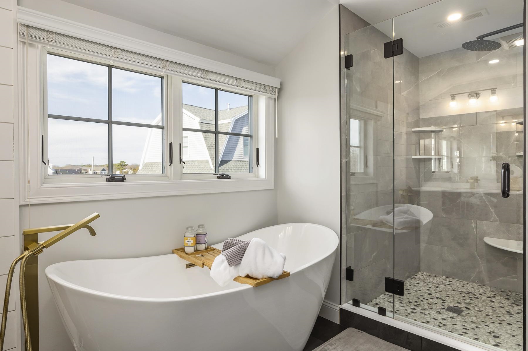 Hampton, New Hampshire 03842, United States, 4 Bedrooms Bedrooms, ,3 BathroomsBathrooms,Residential,Active,110217