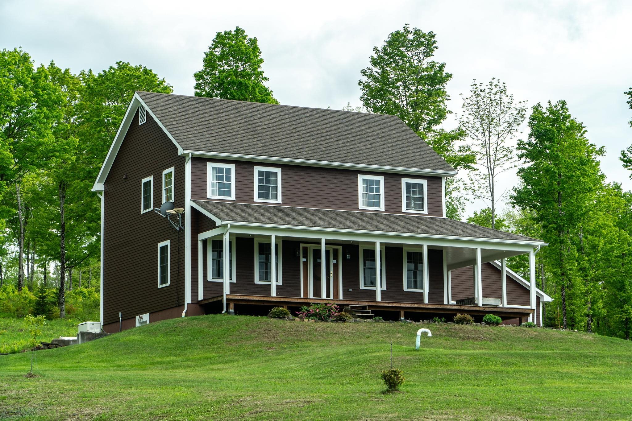 884 Leroux Road