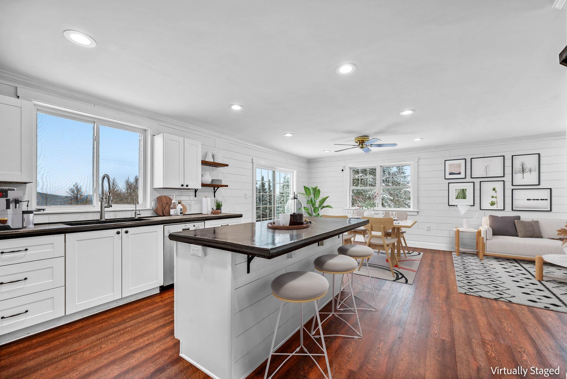 Hardwick, Vermont 05843, United States, 3 Bedrooms Bedrooms, ,3 BathroomsBathrooms,Residential,Active,244692