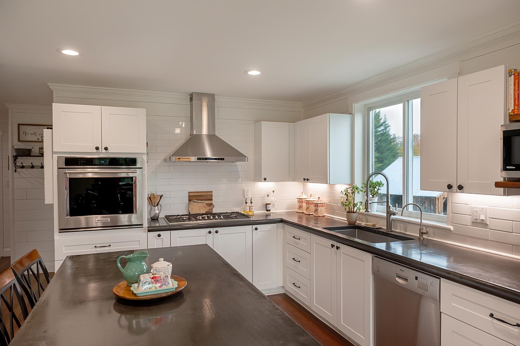 Hardwick, Vermont 05843, United States, 3 Bedrooms Bedrooms, ,3 BathroomsBathrooms,Residential,Active,244692