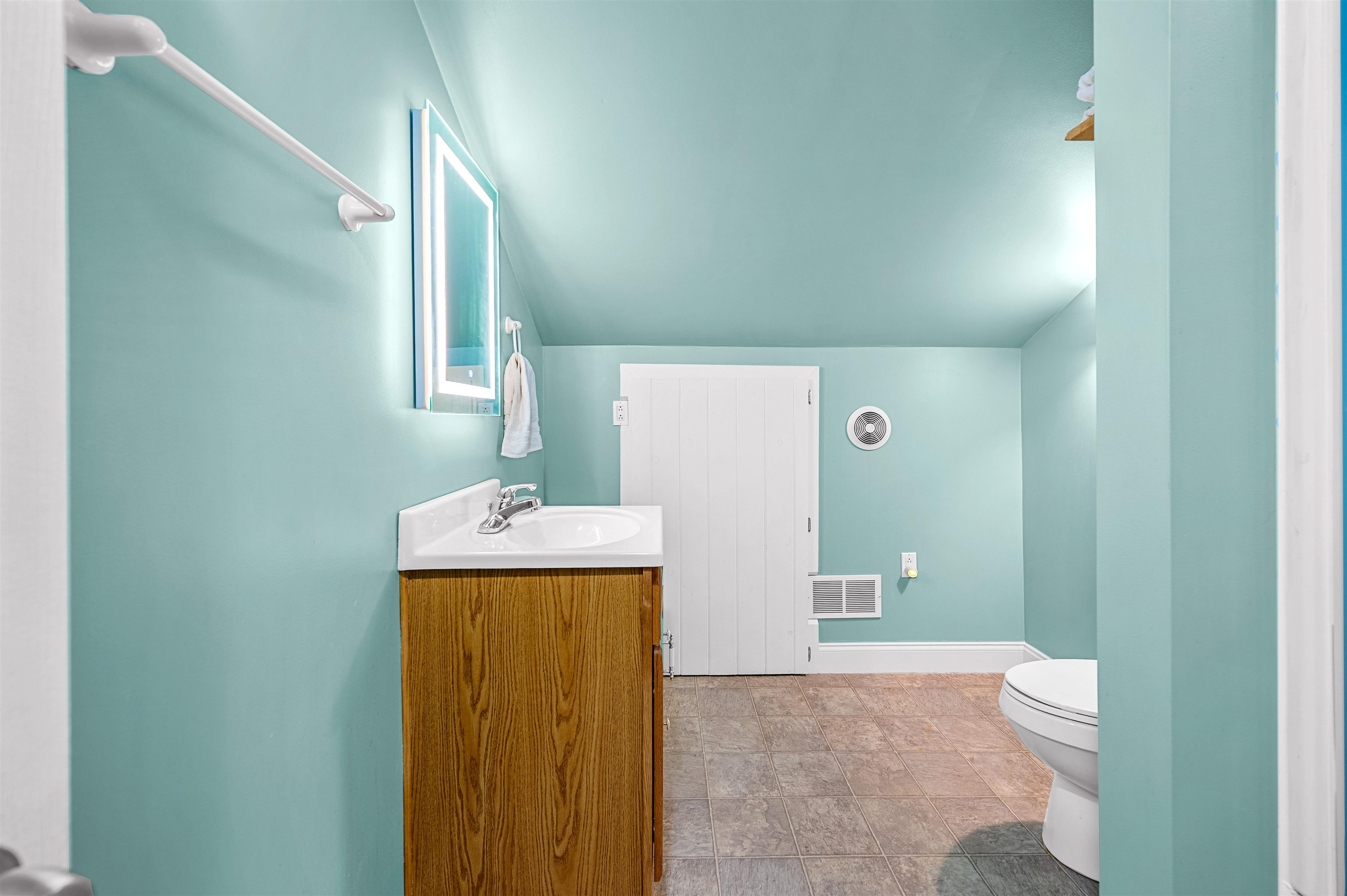 Hardwick, Vermont 05843, United States, 3 Bedrooms Bedrooms, ,3 BathroomsBathrooms,Residential,Active,244692