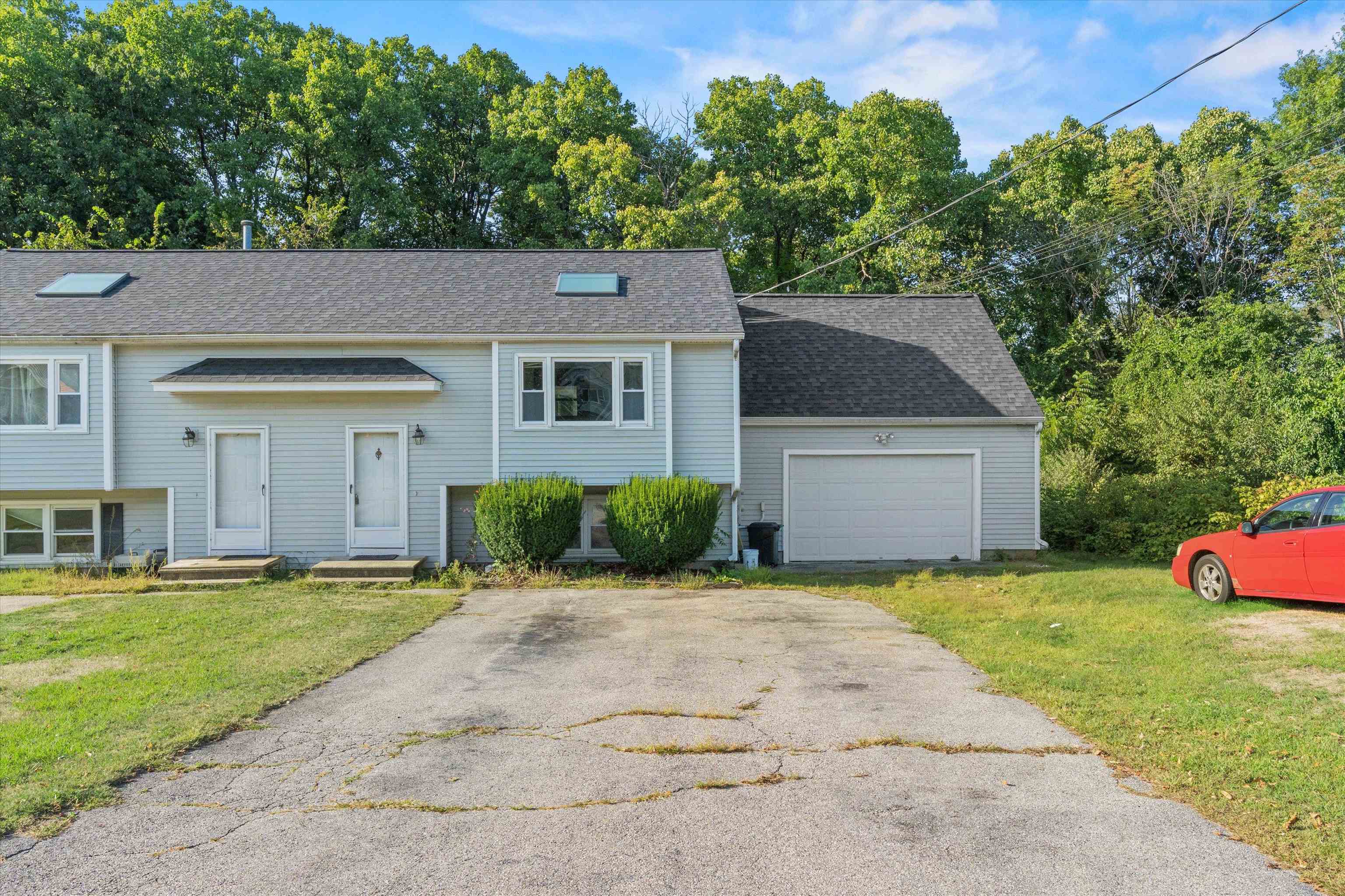 90R Derryfield Road R