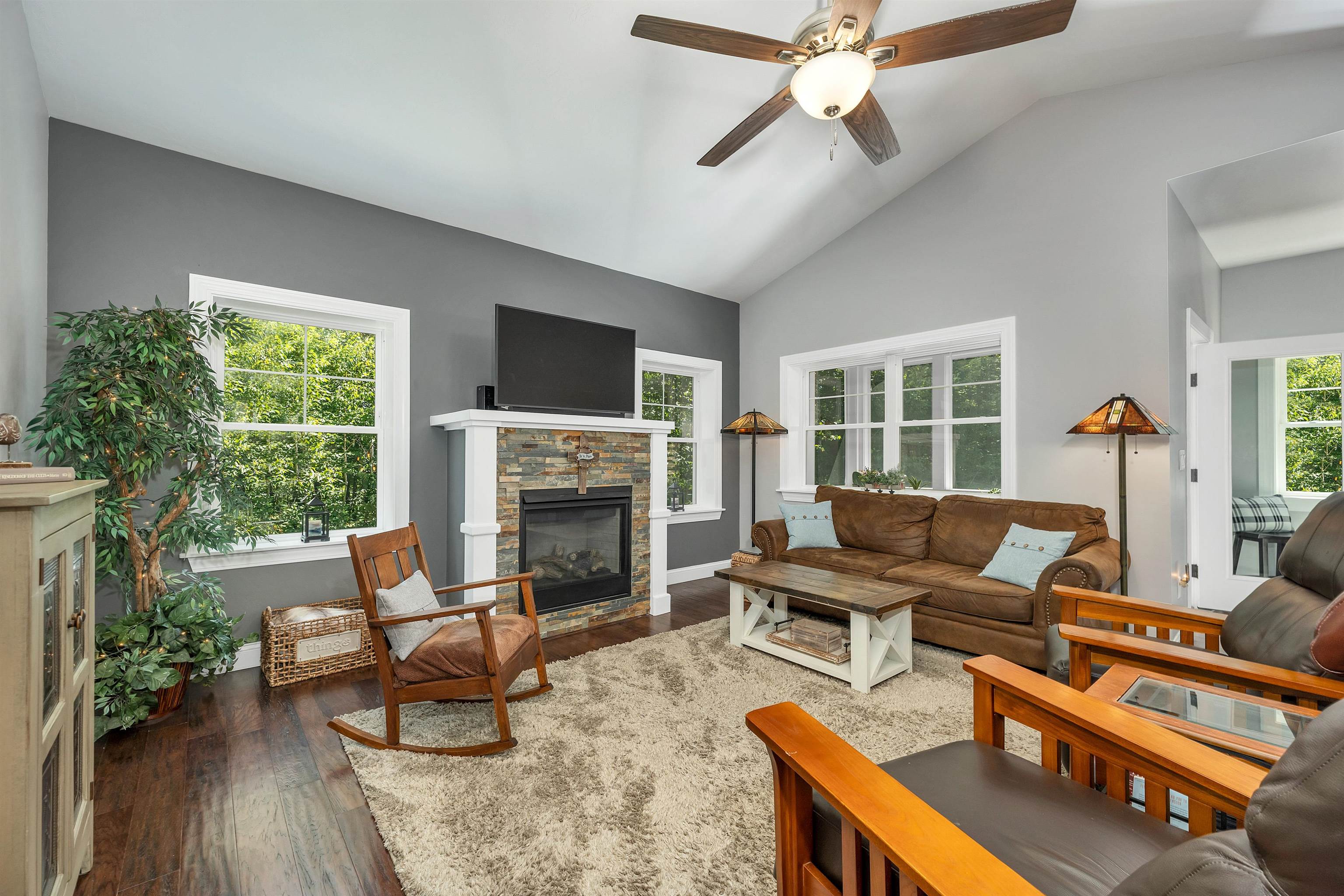 22 Stonehenge Circle 7