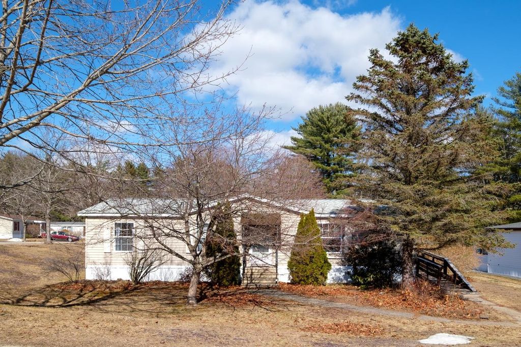 Photo of 2 Sagamore Lane, Rochester, NH 03867 (MLS # 5080739)