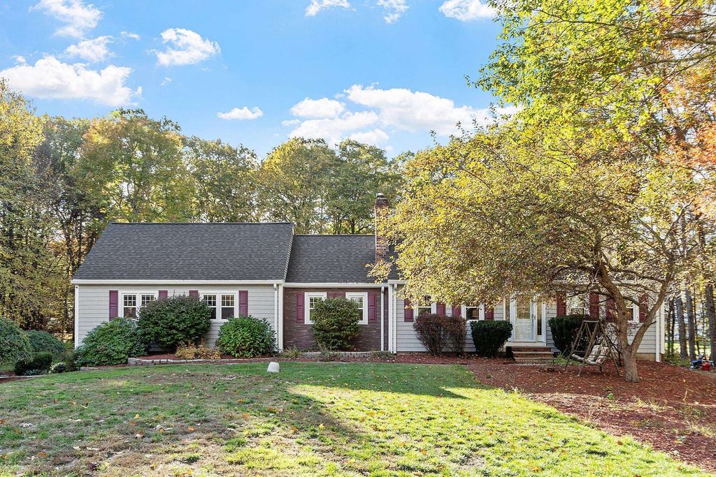 Photo of 24 Alyssa Drive, Derry, NH 03038 (MLS # 5066267)