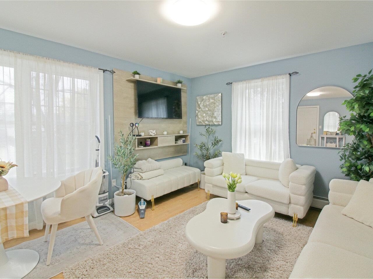 354 Manhattan Drive 10