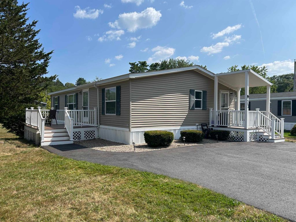 Photo of 75 Hilton Avenue, Exeter, NH 03833 (MLS # 5084887)