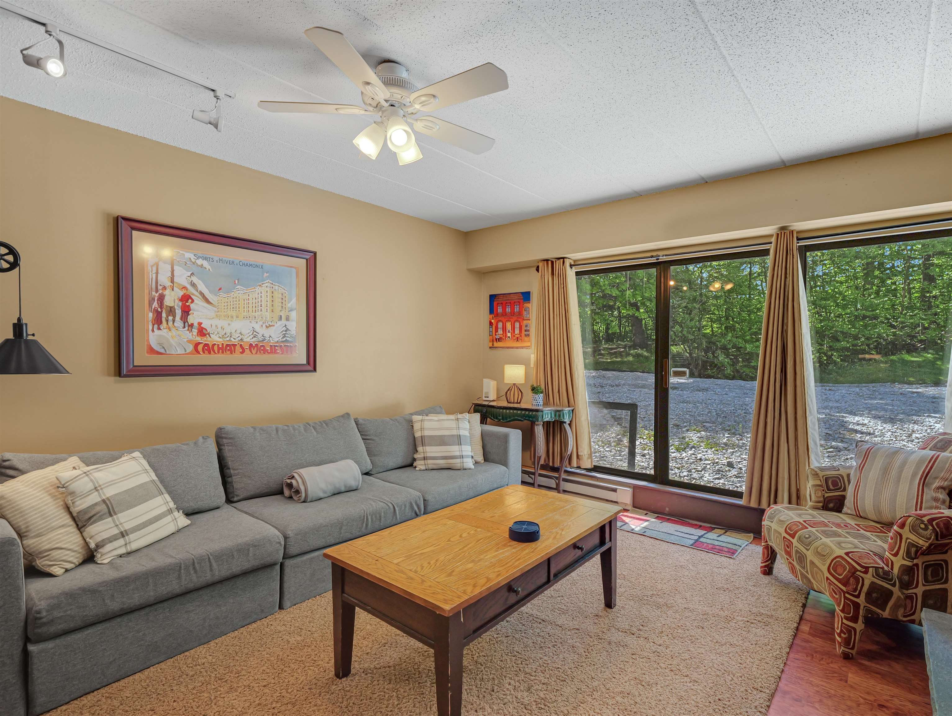 137 East Mountain Road 2A3