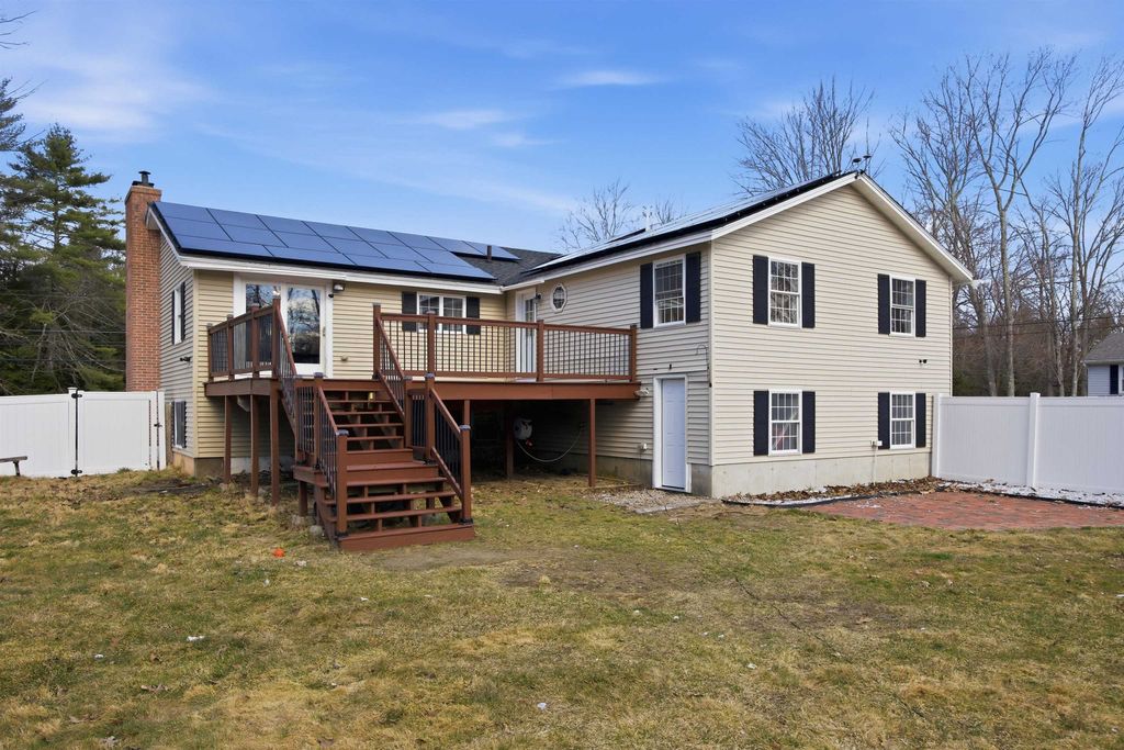 Photo of 38 Vernon Avenue, Rochester, NH 03867 (MLS # 5083507)