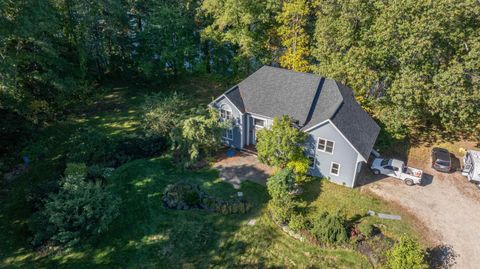 Photo of 12 Leclair Drive, Hudson, NH 03051 (MLS # 5064742)