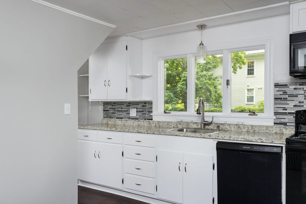 Photo of 137 Locust Street #A, Dover, NH 03820 (MLS # 5058509)