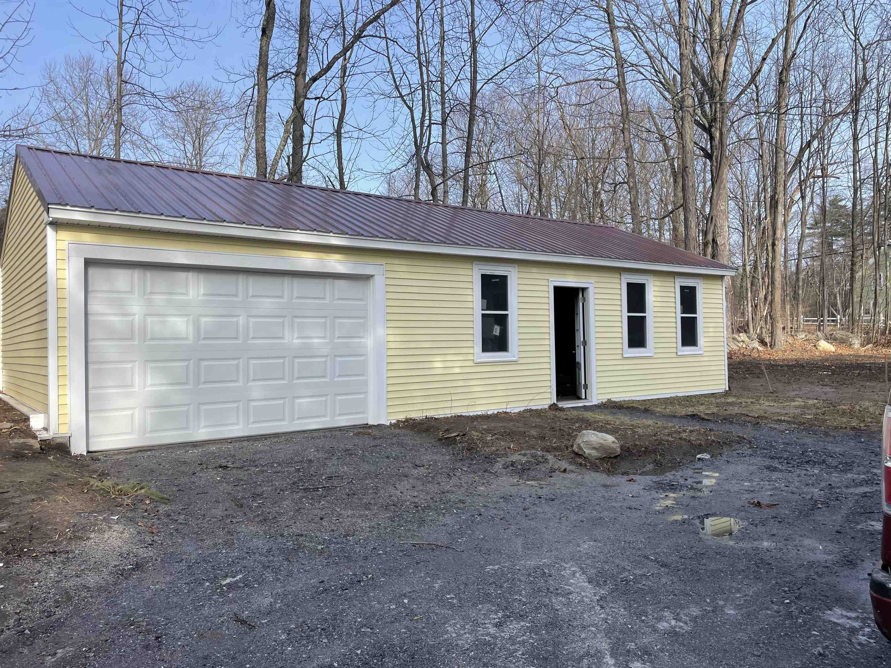 Raymond, New Hampshire 03070, United States, 3 Bedrooms Bedrooms, ,2 BathroomsBathrooms,Residential,Pending,8097