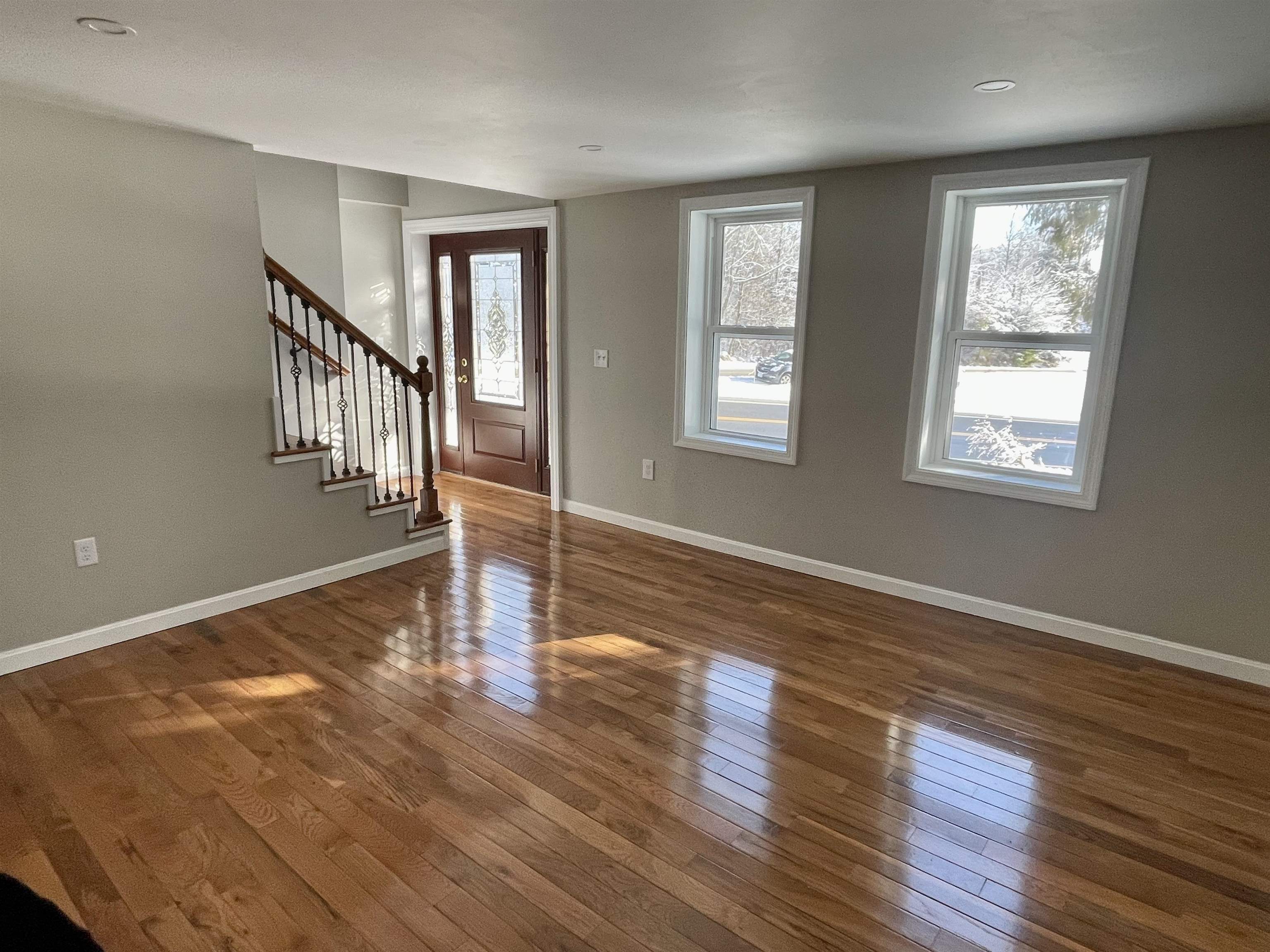 Raymond, New Hampshire 03070, United States, 3 Bedrooms Bedrooms, ,2 BathroomsBathrooms,Residential,Pending,8097