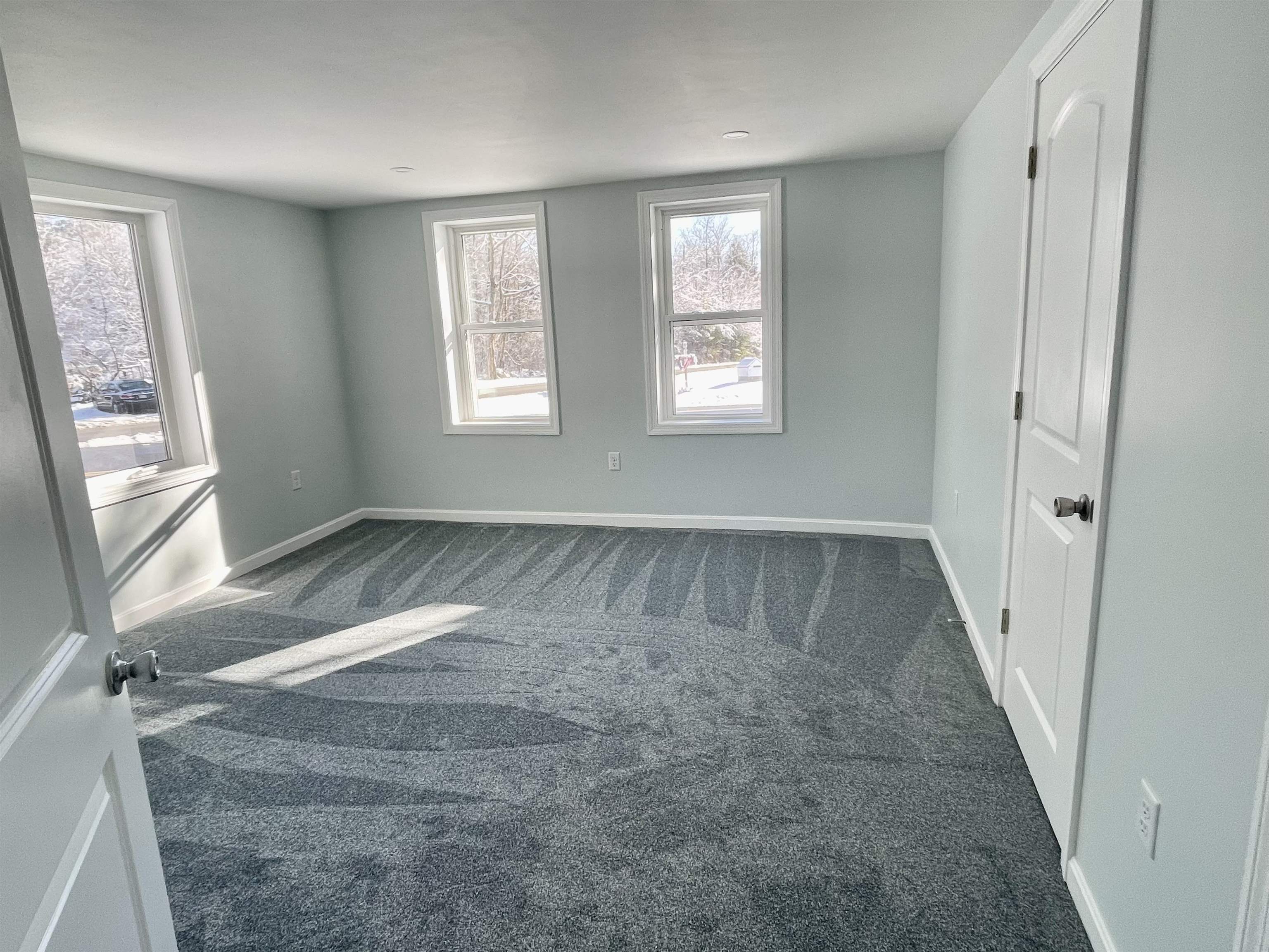 Raymond, New Hampshire 03070, United States, 3 Bedrooms Bedrooms, ,2 BathroomsBathrooms,Residential,Pending,8097