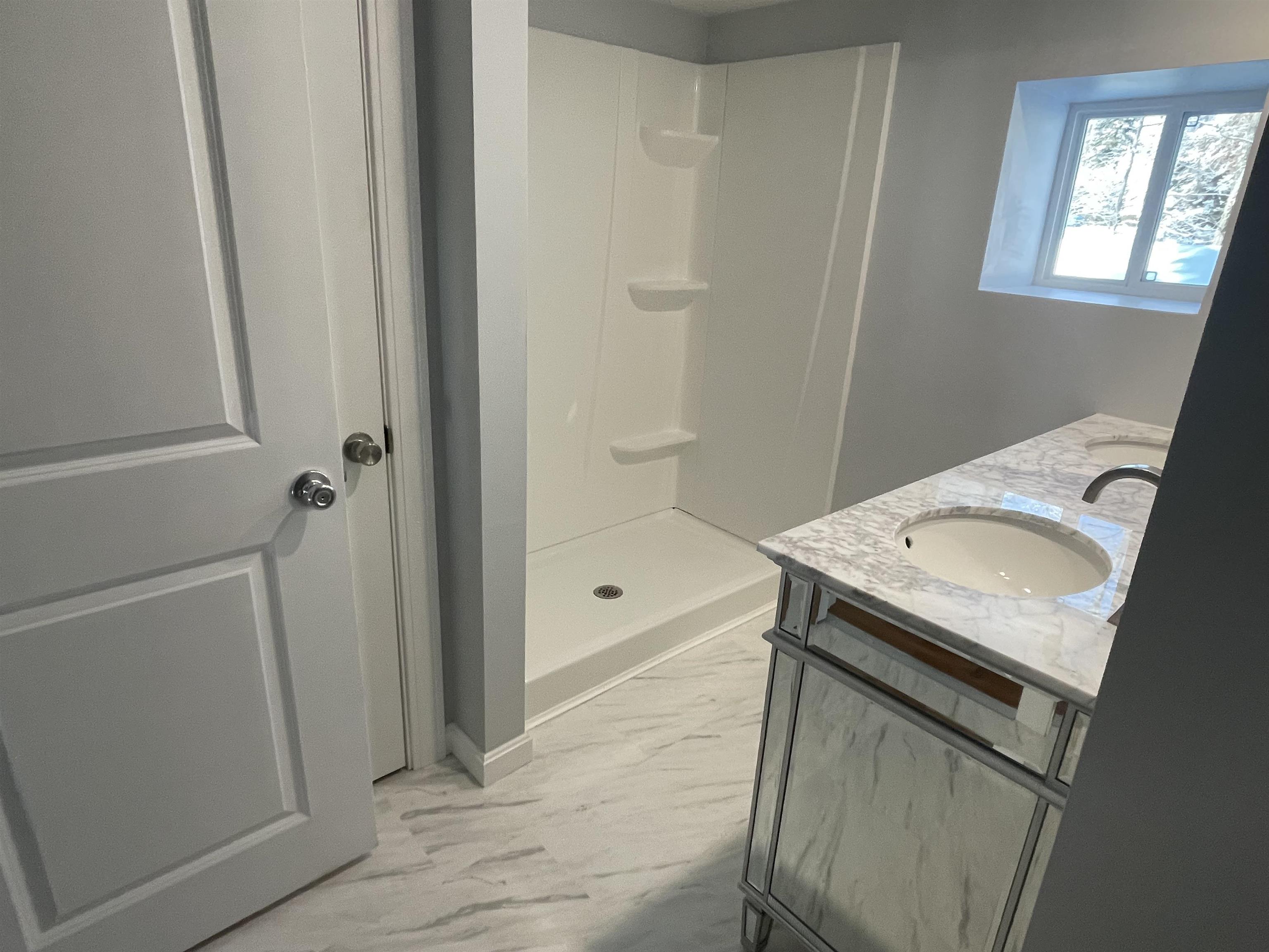 Raymond, New Hampshire 03070, United States, 3 Bedrooms Bedrooms, ,2 BathroomsBathrooms,Residential,Pending,8097