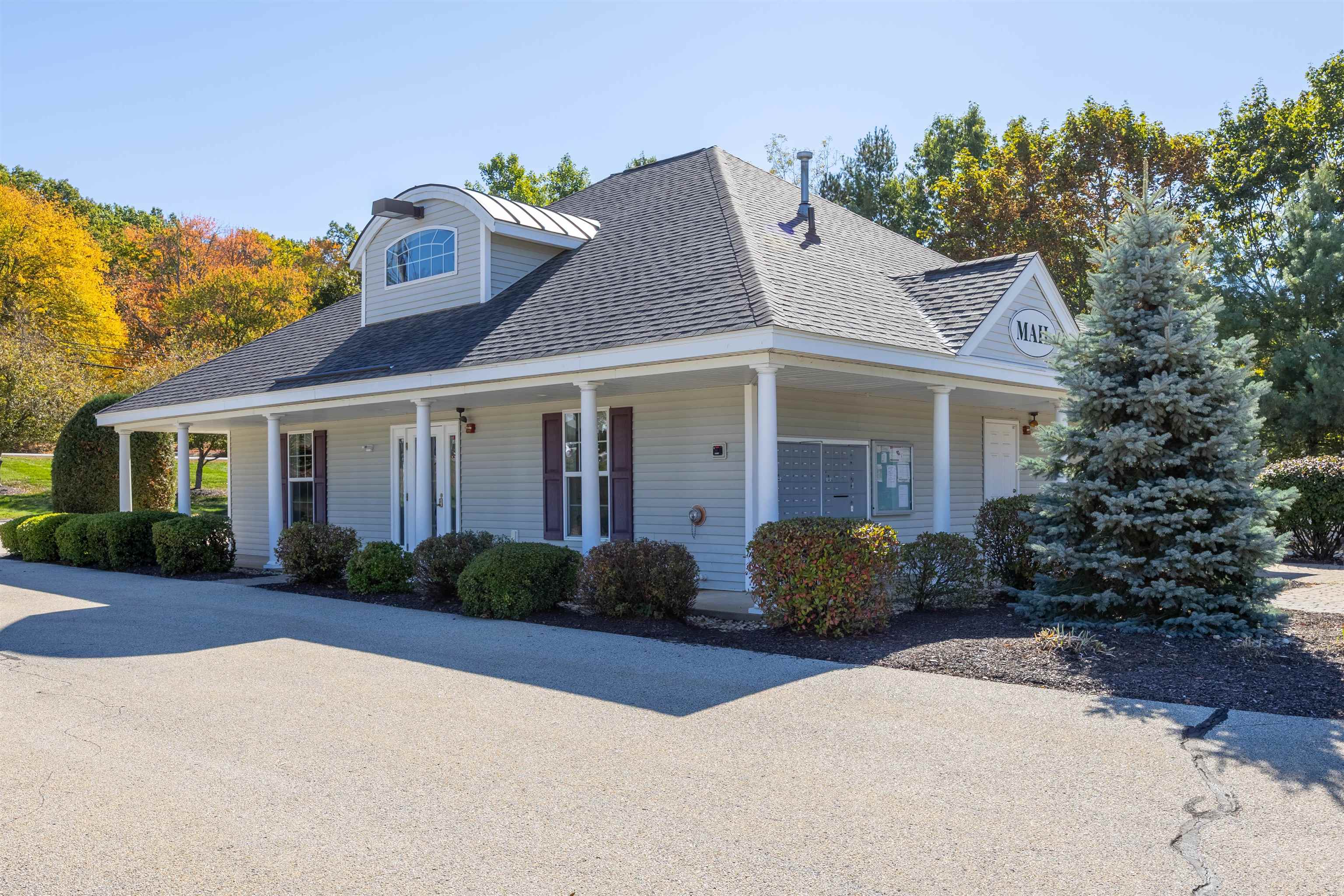 Hooksett, New Hampshire 03106, United States, 2 Bedrooms Bedrooms, ,2 BathroomsBathrooms,Residential,Active,221467