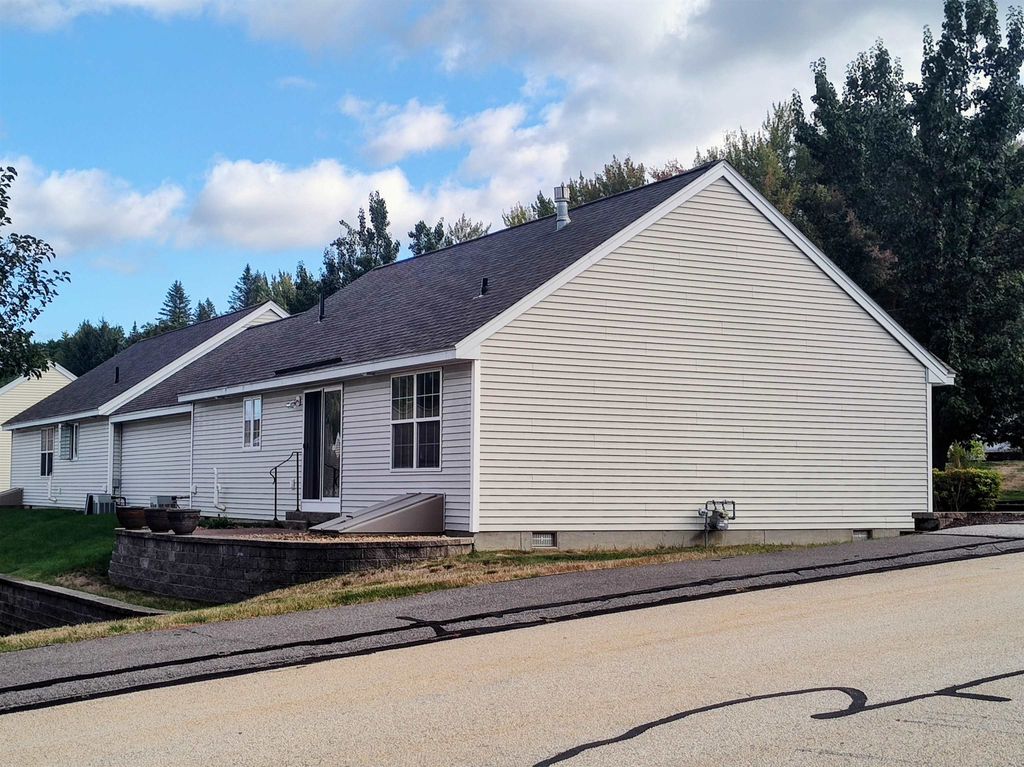 Photo of 1 Beech Street, Hooksett, NH 03106 (MLS # 5064265)