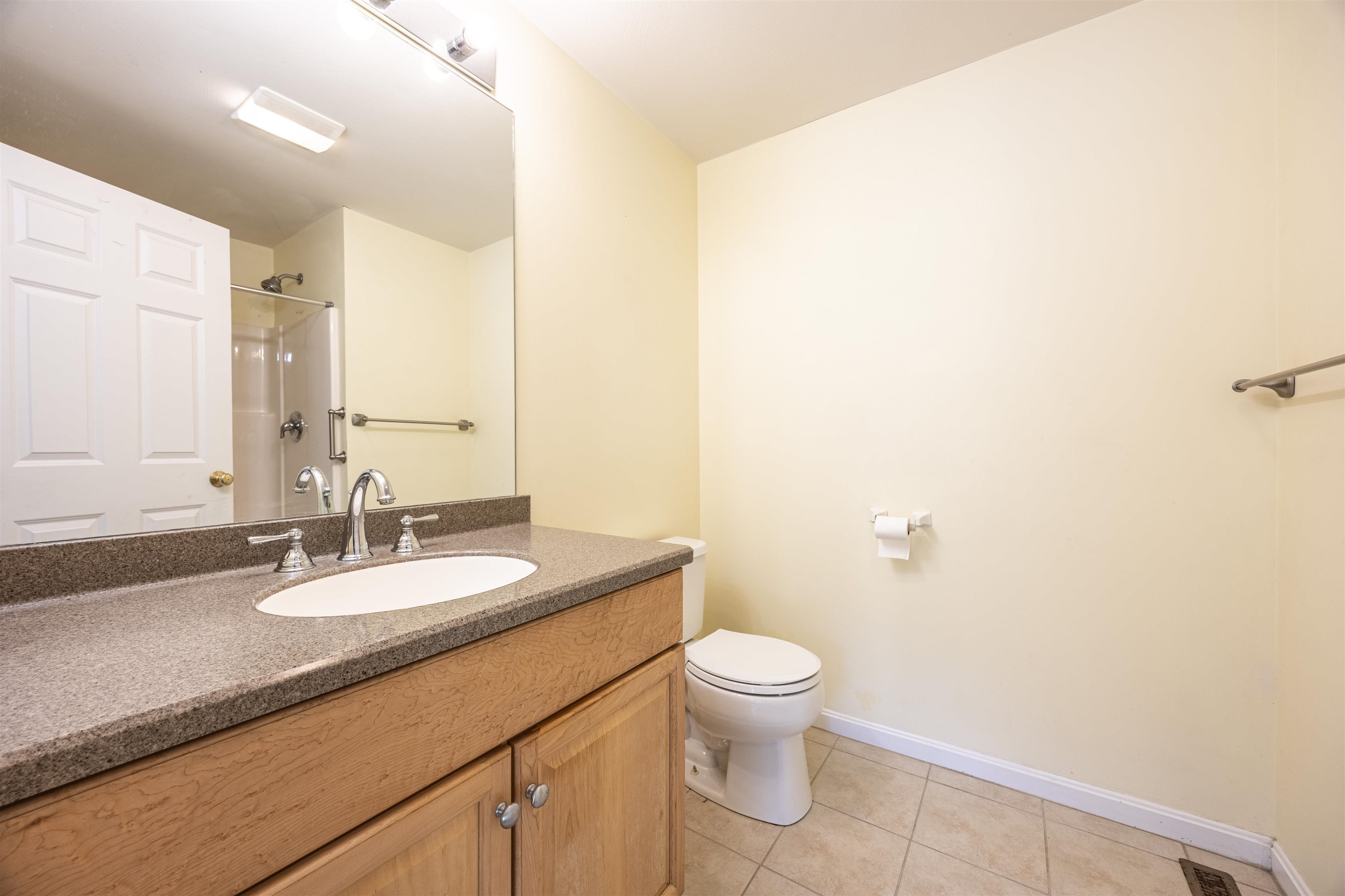 Hooksett, New Hampshire 03106, United States, 2 Bedrooms Bedrooms, ,2 BathroomsBathrooms,Residential,Active,221467