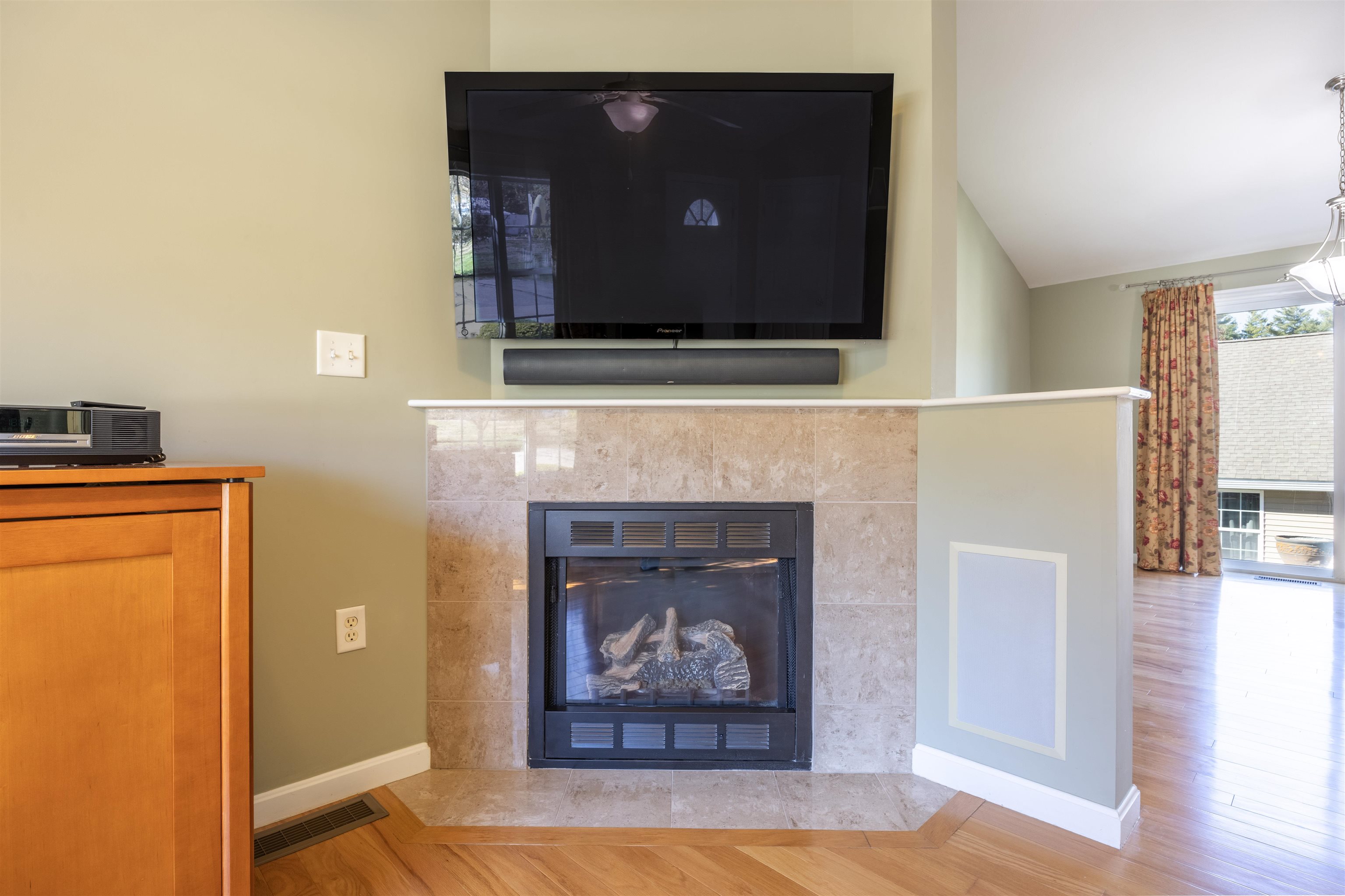 Hooksett, New Hampshire 03106, United States, 2 Bedrooms Bedrooms, ,2 BathroomsBathrooms,Residential,Active,221467