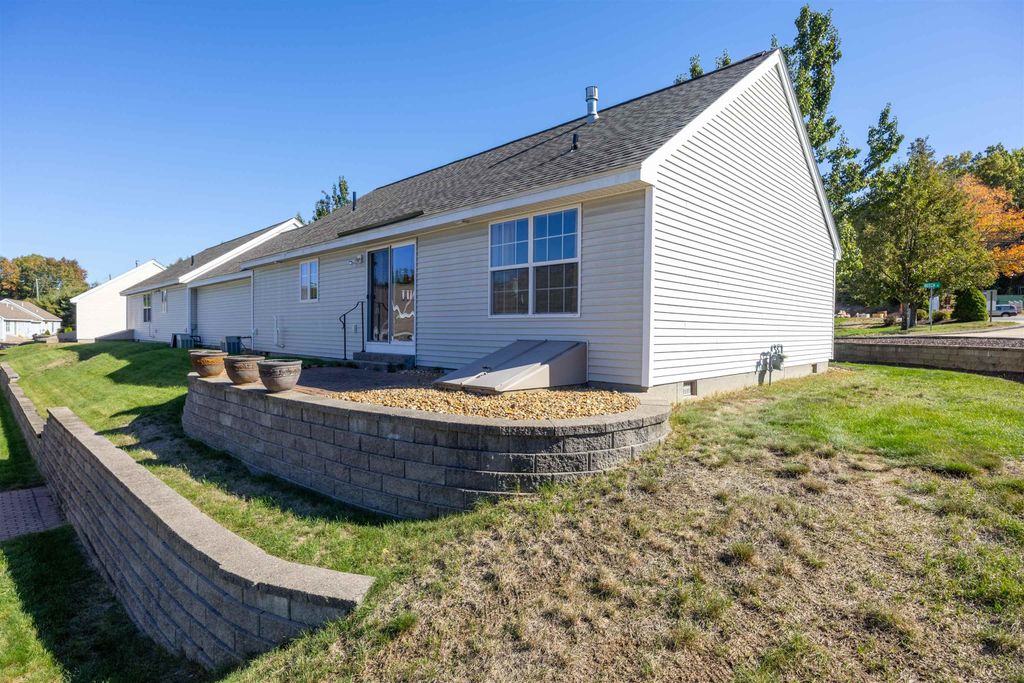 Photo of 1 Beech Street, Hooksett, NH 03106 (MLS # 5064265)