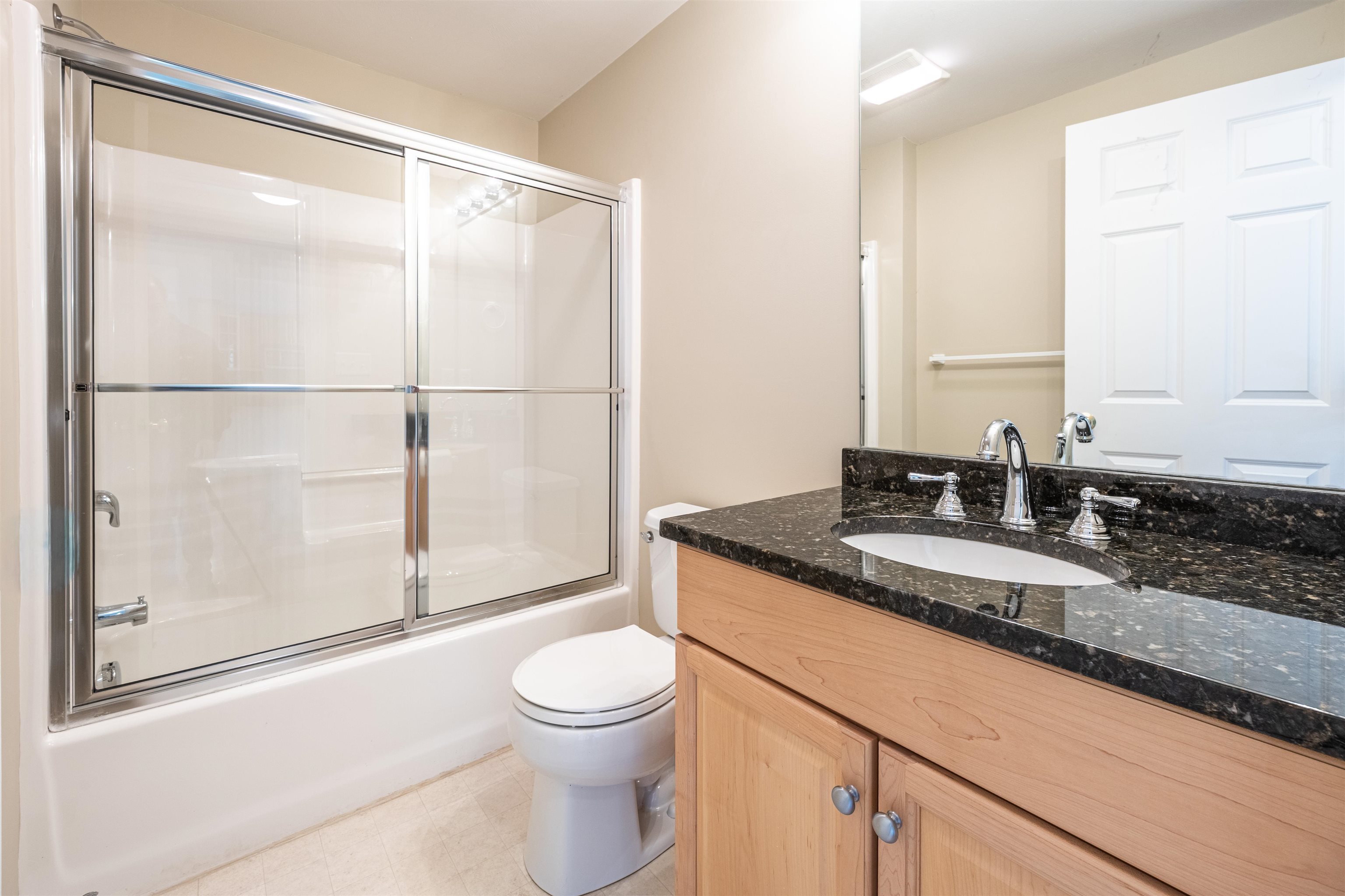 Hooksett, New Hampshire 03106, United States, 2 Bedrooms Bedrooms, ,2 BathroomsBathrooms,Residential,Active,221467