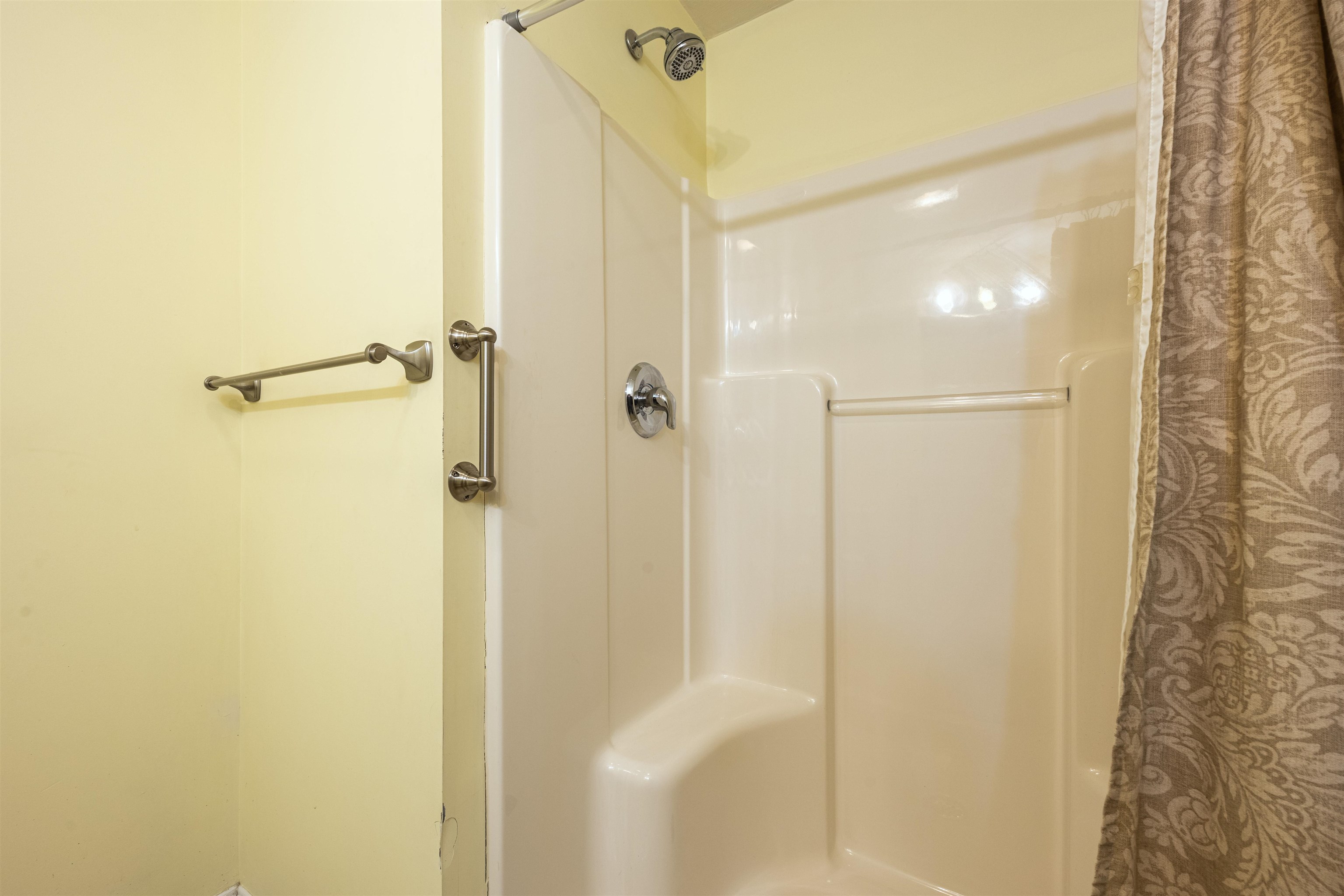 Hooksett, New Hampshire 03106, United States, 2 Bedrooms Bedrooms, ,2 BathroomsBathrooms,Residential,Active,221467