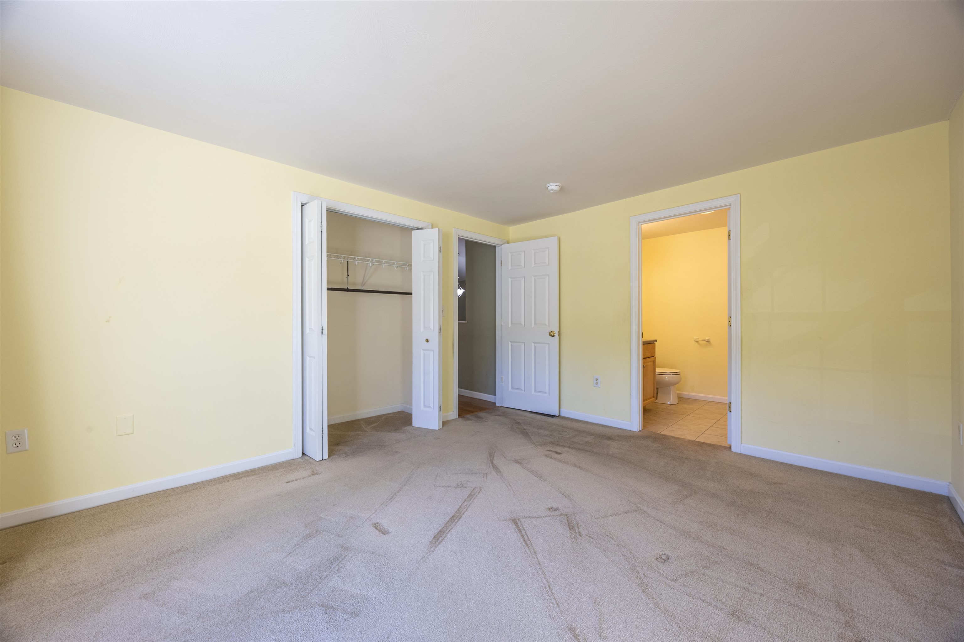 Hooksett, New Hampshire 03106, United States, 2 Bedrooms Bedrooms, ,2 BathroomsBathrooms,Residential,Active,221467