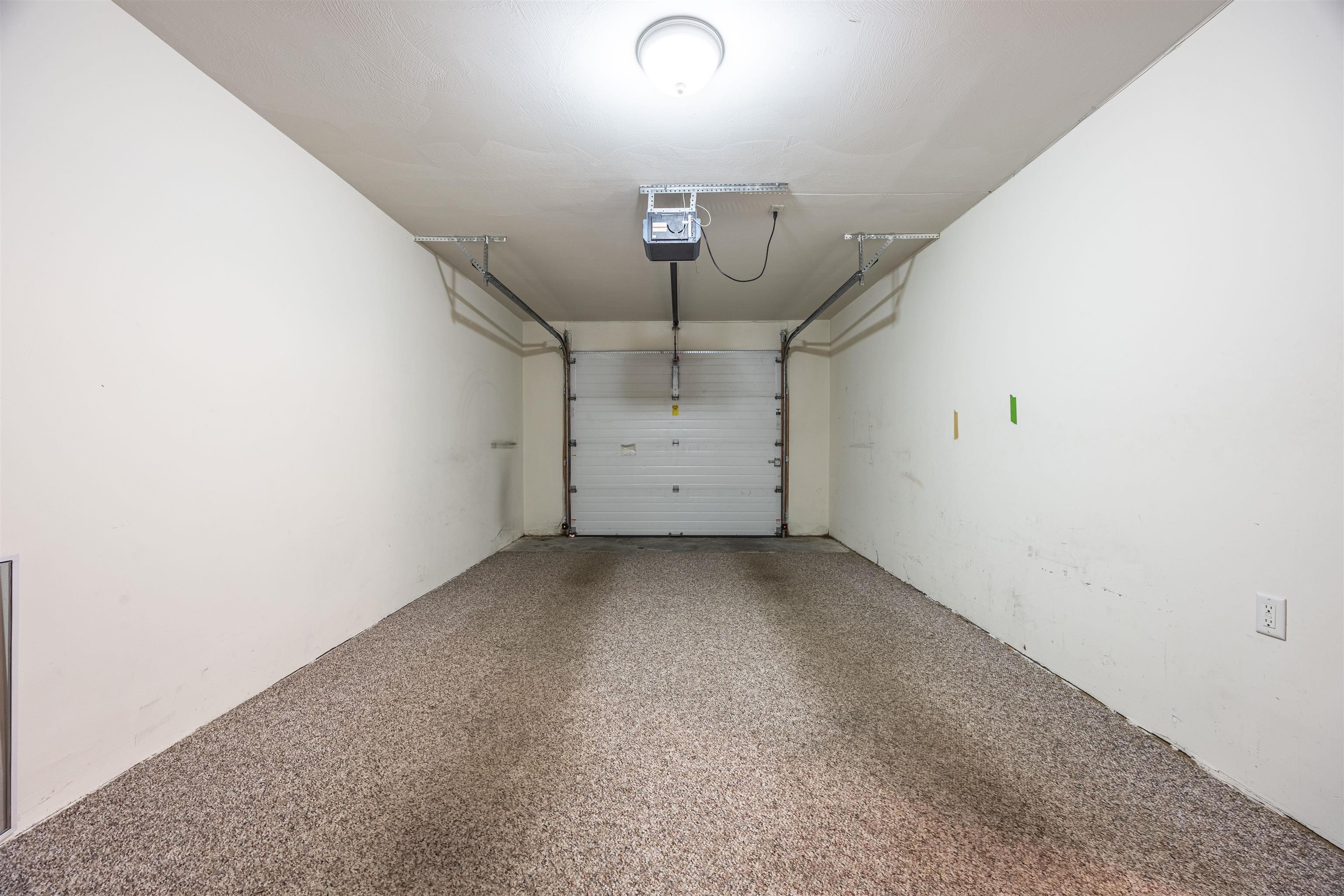 Hooksett, New Hampshire 03106, United States, 2 Bedrooms Bedrooms, ,2 BathroomsBathrooms,Residential,Active,221467