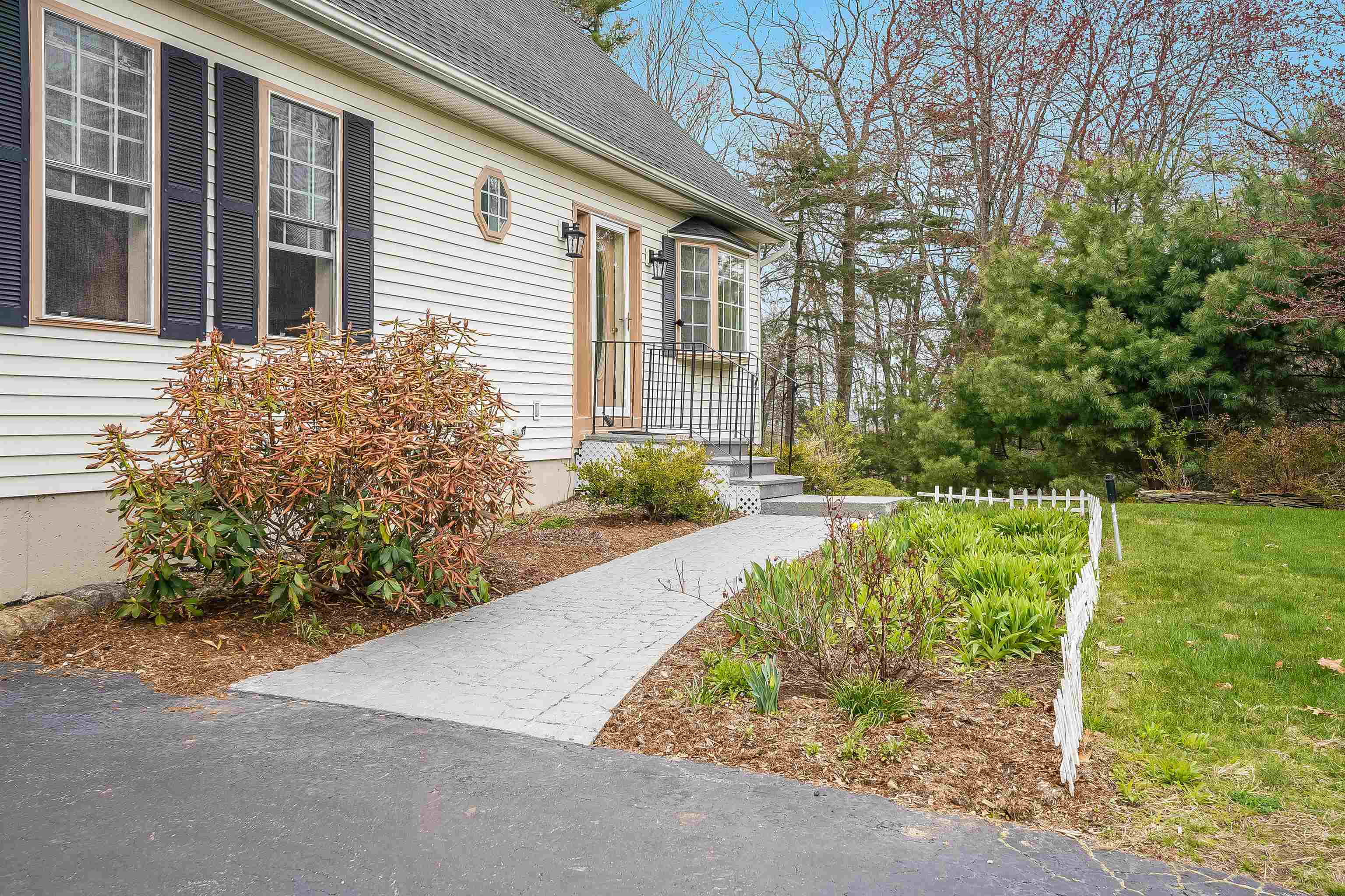 914 Mammoth Road
