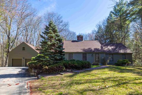 Photo of 214 Hopkins Green Road, Hopkinton, NH 03229 (MLS # 5086018)