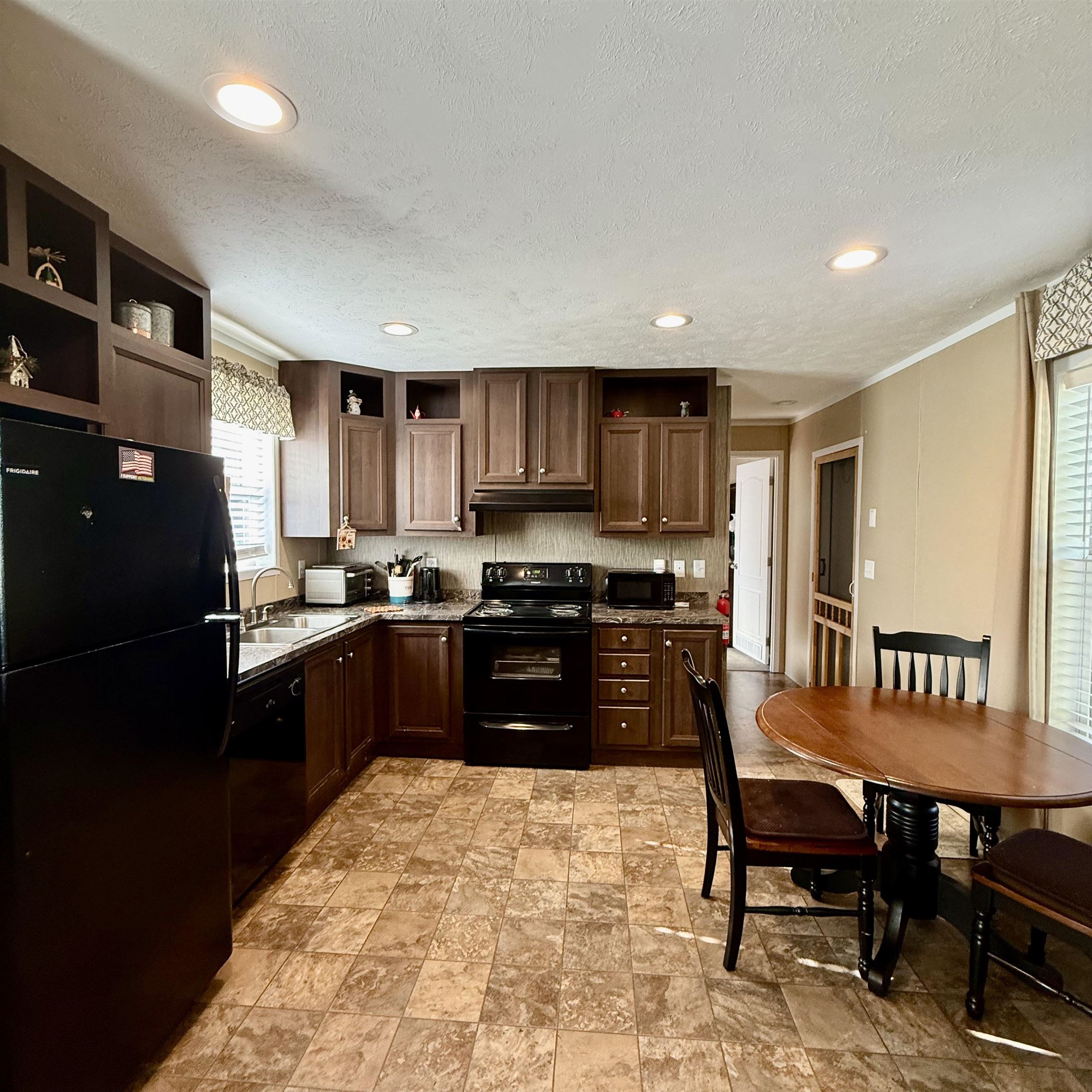 5 Maple Drive