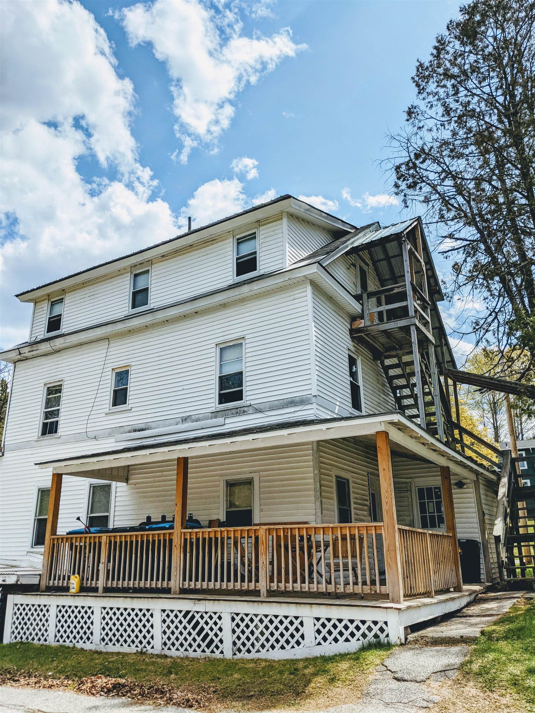 Photo 1 of 20 — 123 Agassiz Street, Bethlehem, NH 03574