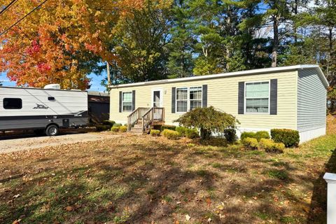 13 Courtesy Avenue Belmont NH 03220