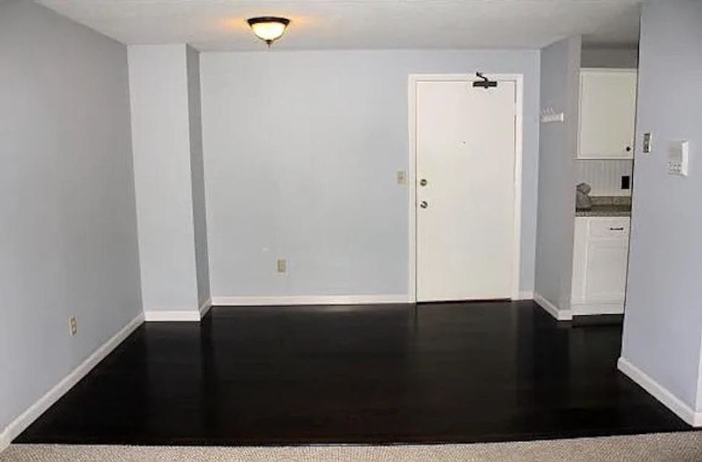 Photo of 136 Mammoth Road #26, Hooksett, NH 03106 (MLS # 5084704)