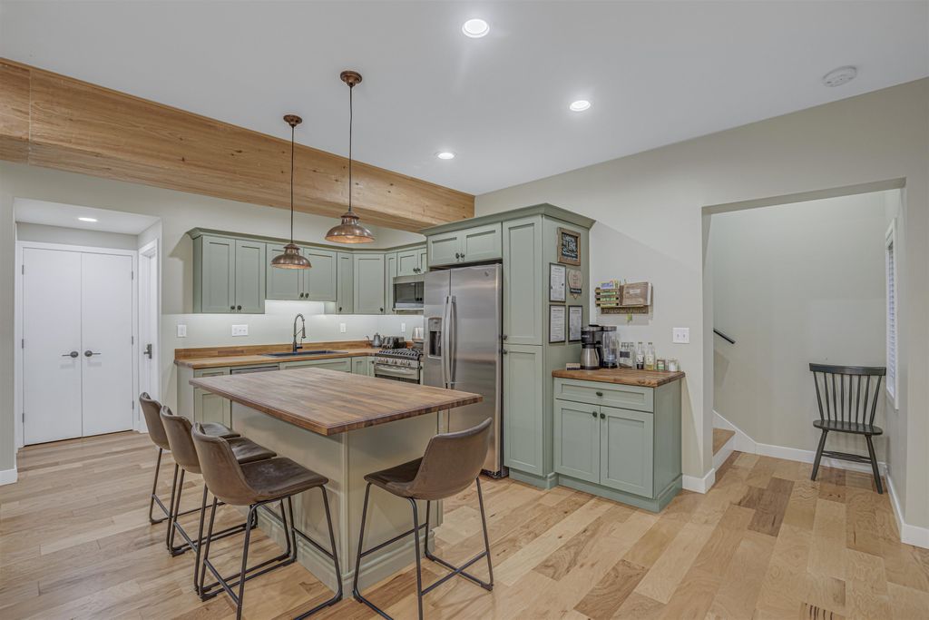 Photo of 237 Glen Ledge Road, Bartlett, NH 03838 (MLS # 5073117)